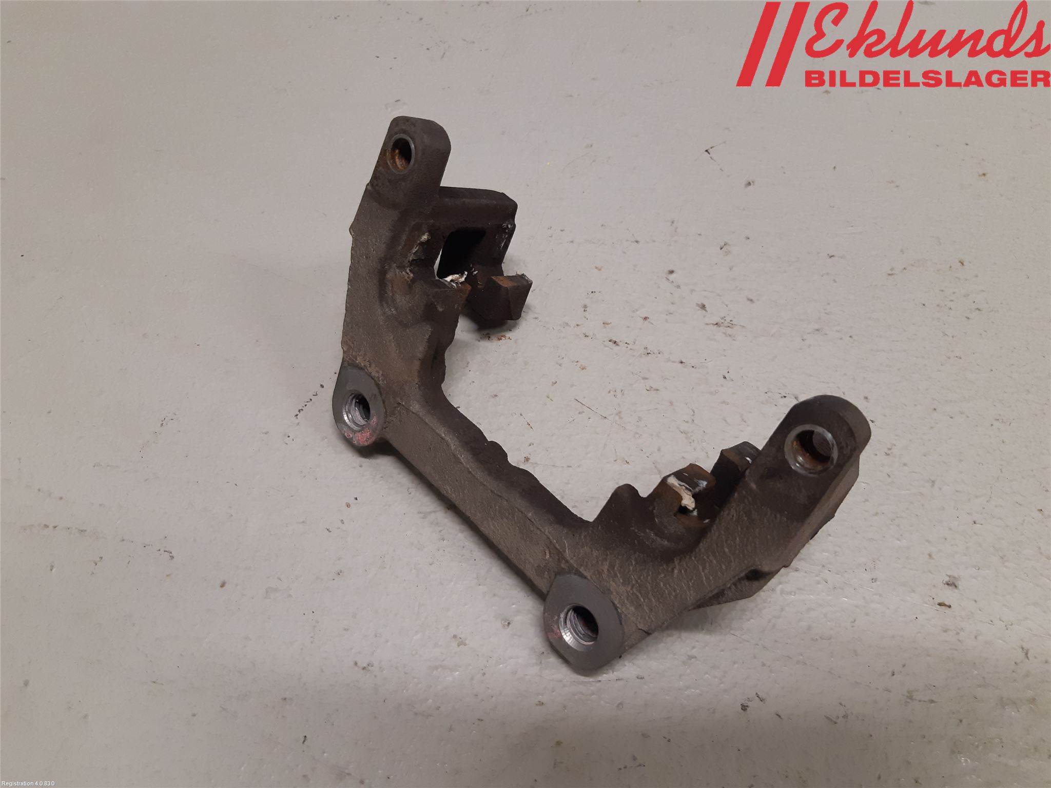 Volvo V90 17->> Bromsokshållare