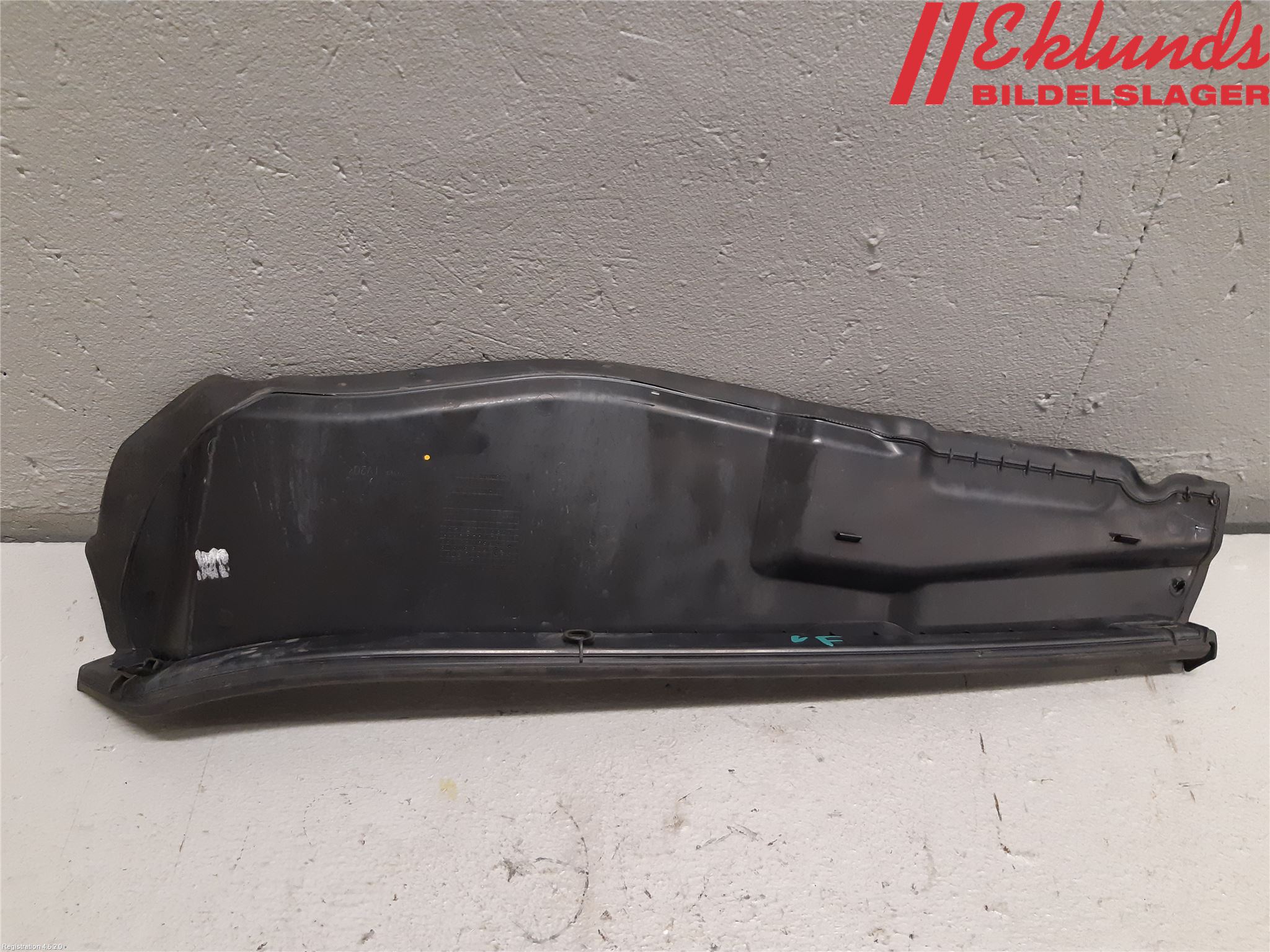 BMW X1 F48 15-22 Front Övrigt