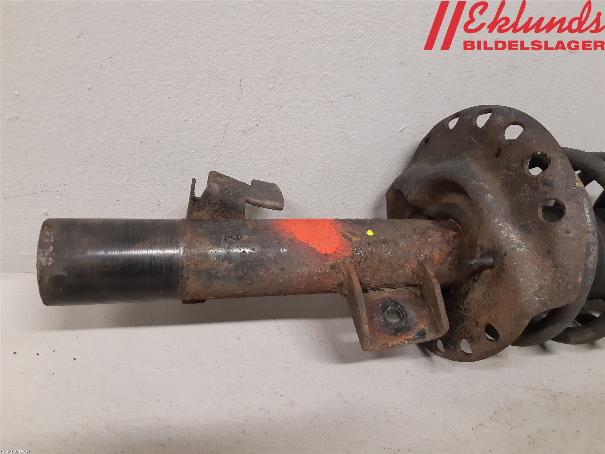 Volvo V70 08-13 Fjäderben Fram Vänster