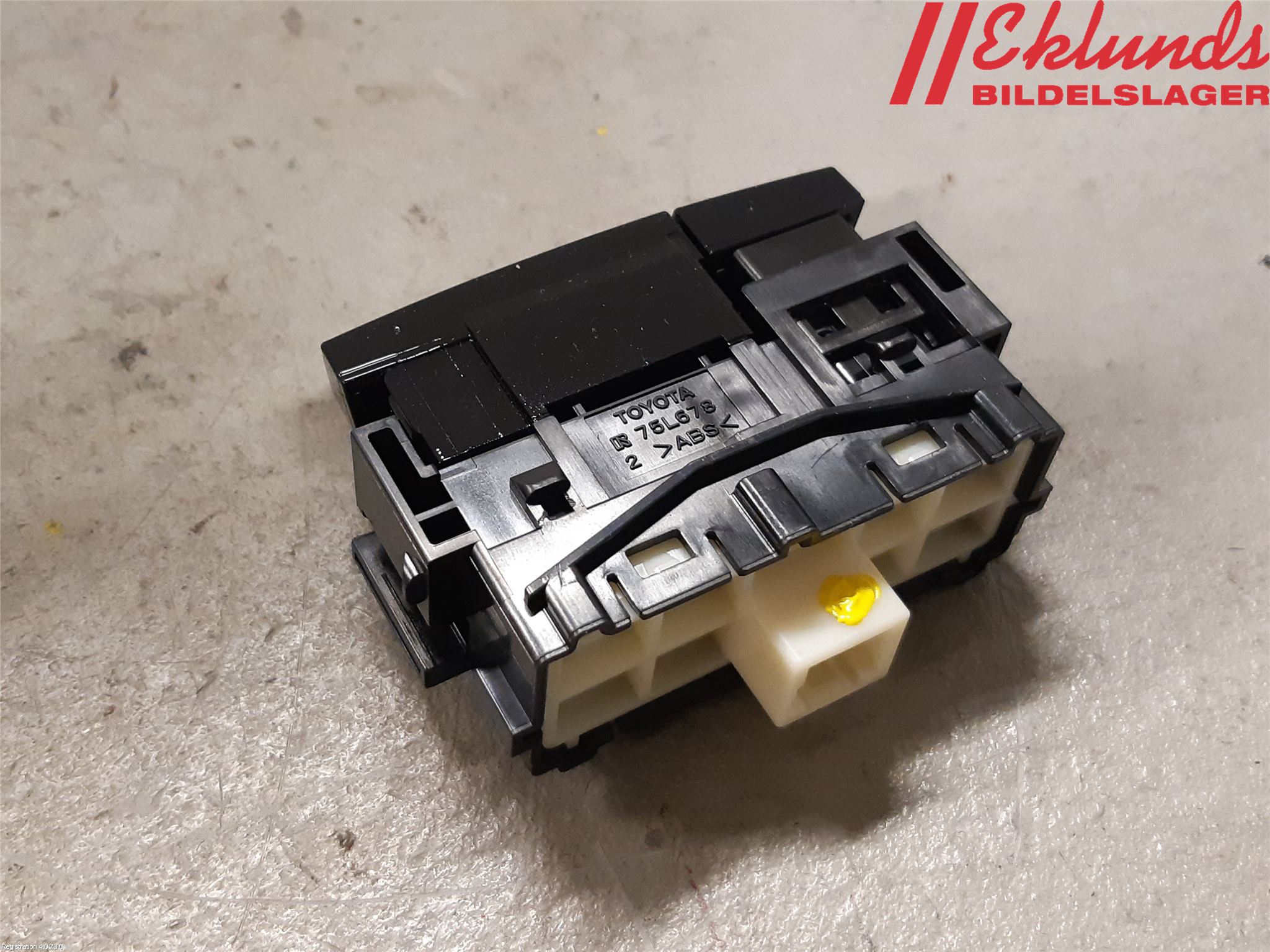 Toyota COROLLA 19- Strömställare Övrigt