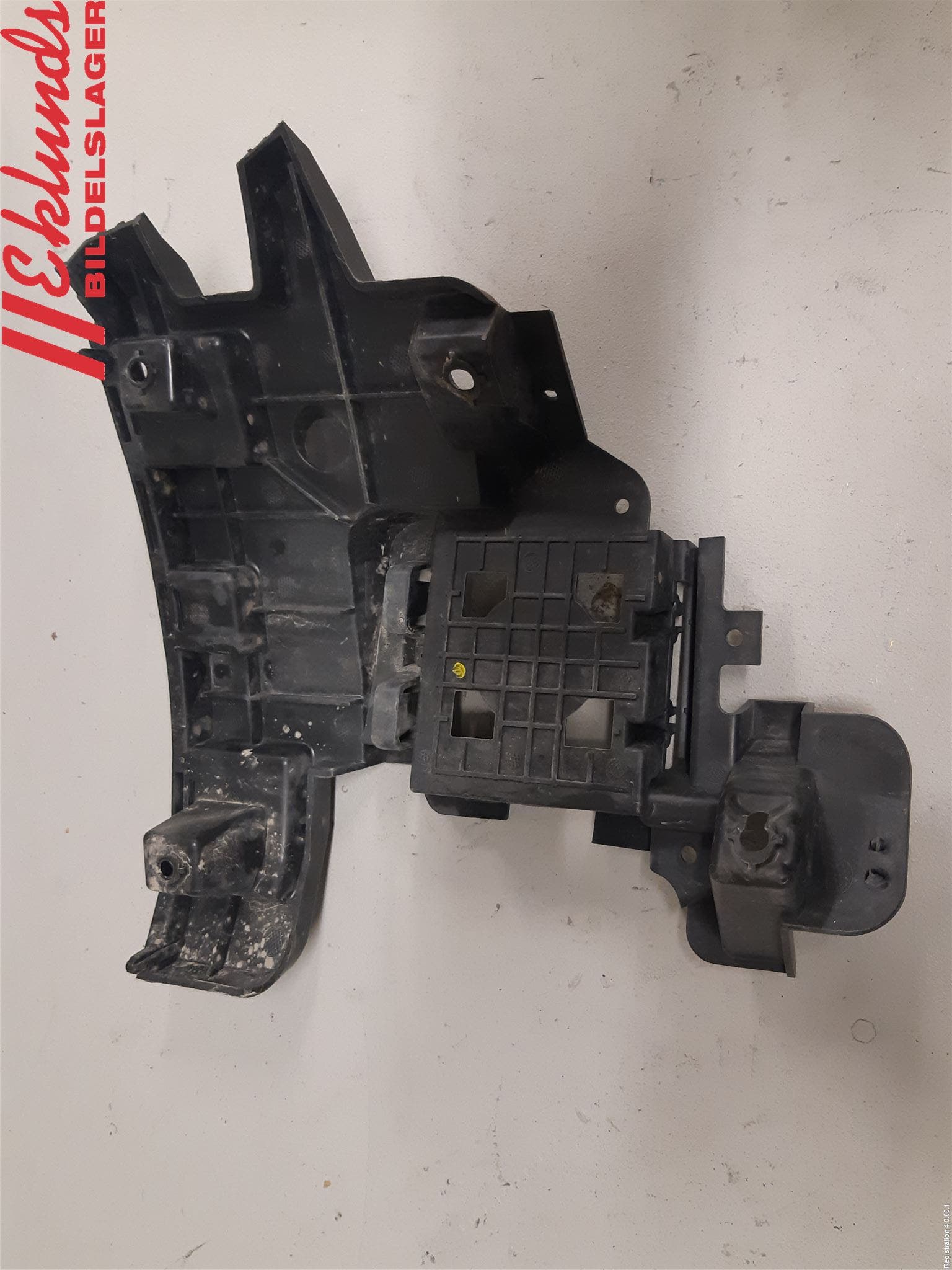 Volvo S60 14-18 Stötfångarfäste Bak Hö