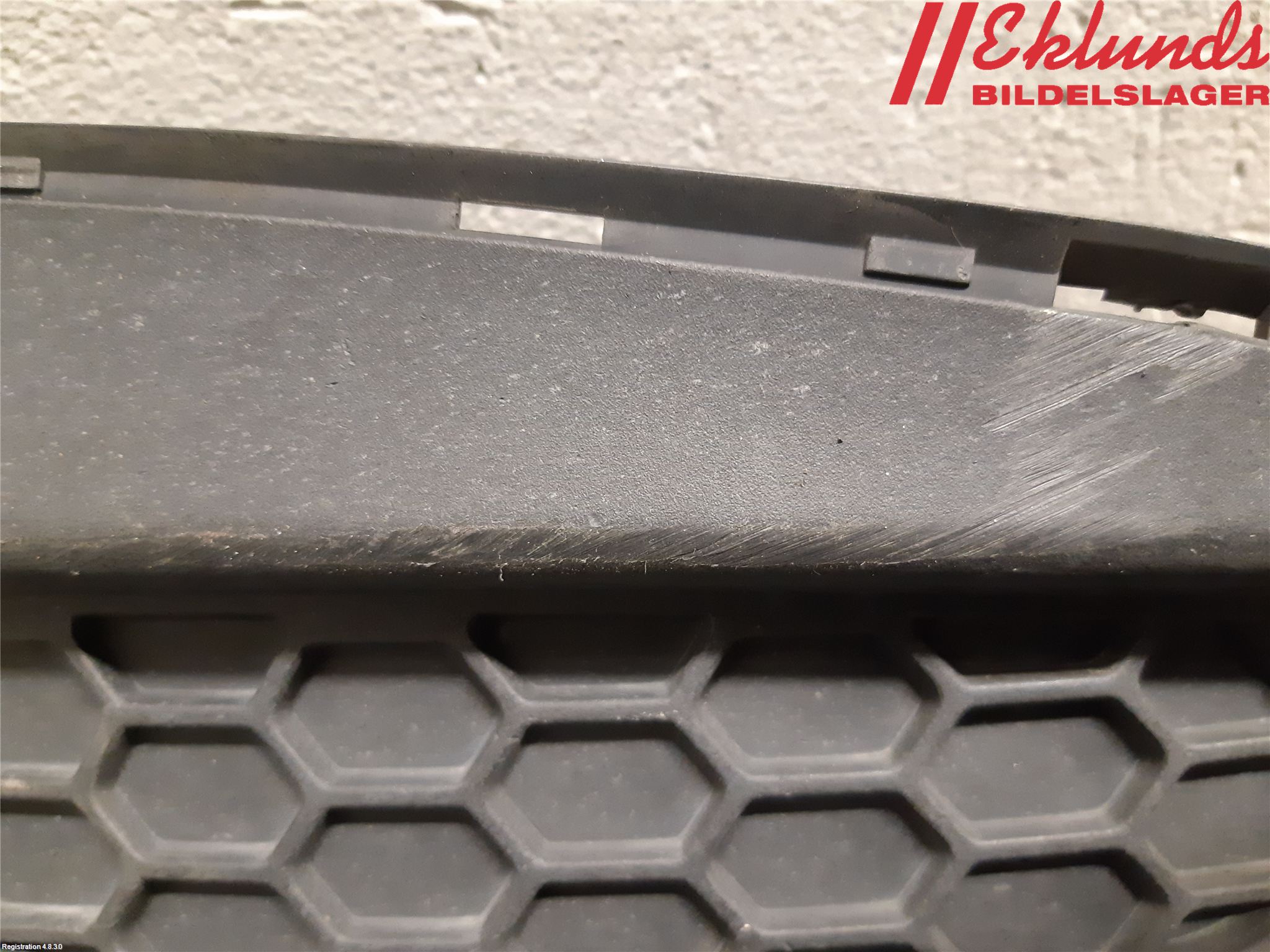 Volvo V60 11-13 Stöt Utfyllnad-List-Grill