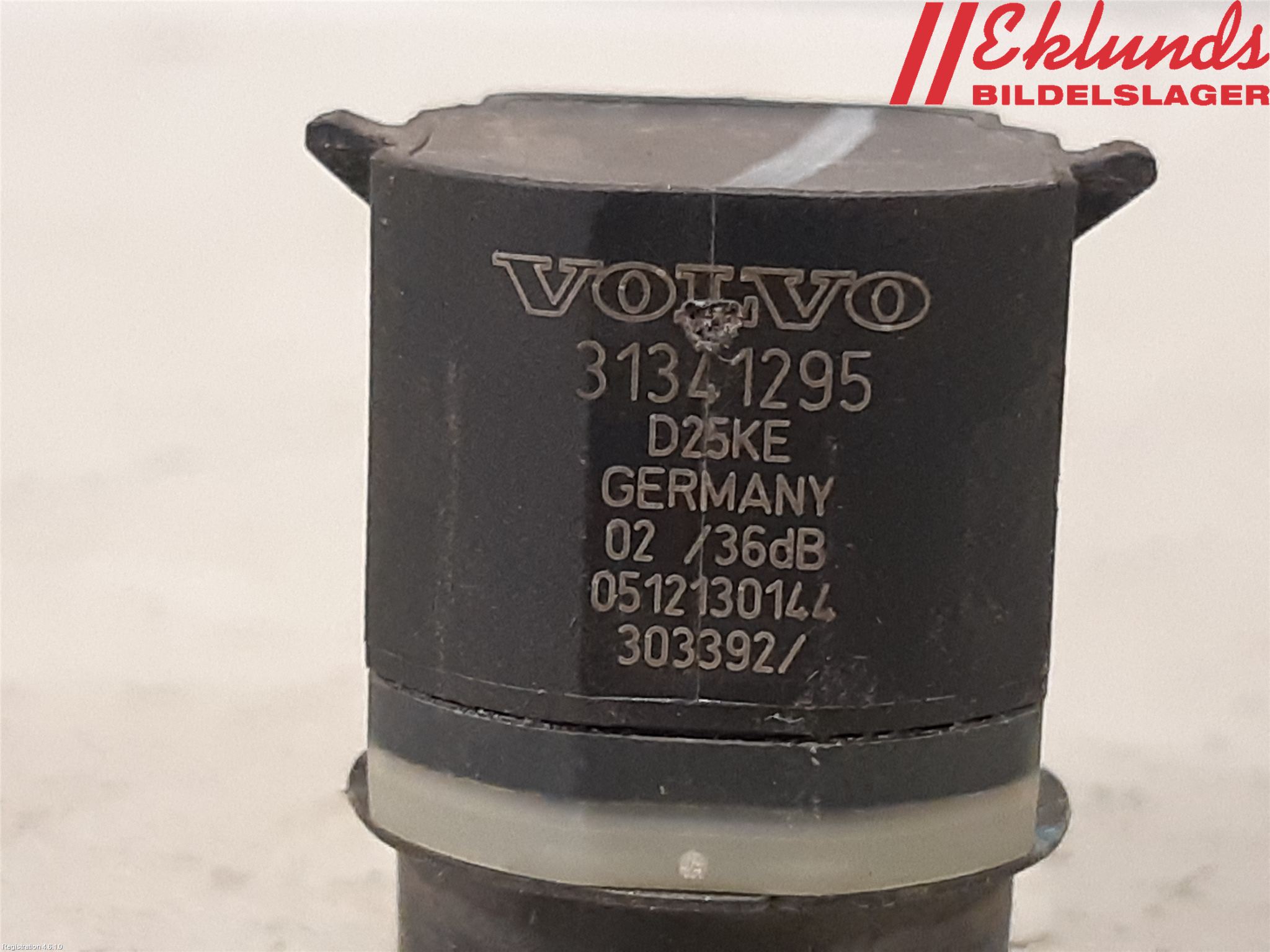 Volvo V40 CROSS COUNTRY 13-19 Parkeringshjälp Frontsensor
