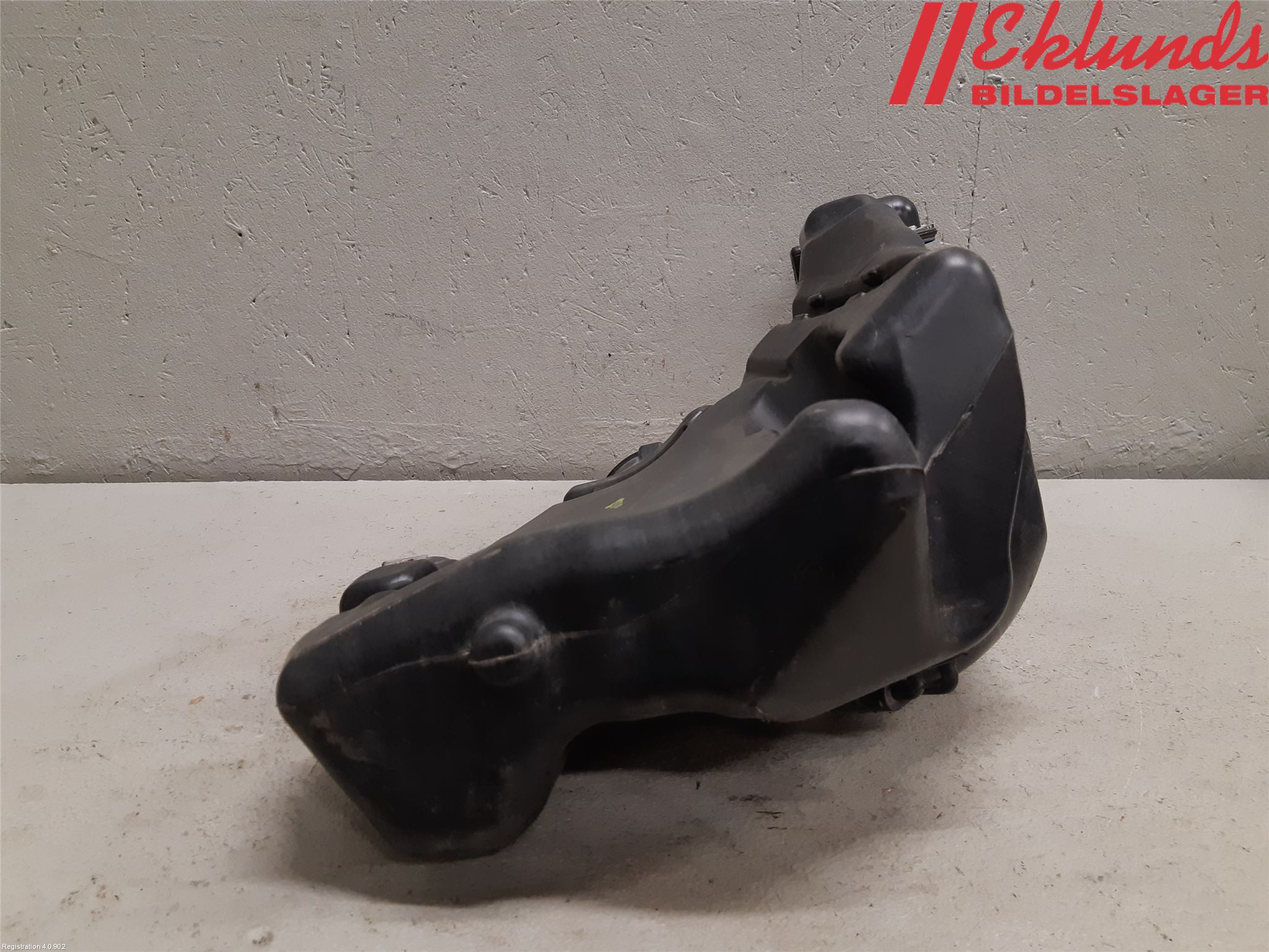 Mercedes-Benz MB E-KLASS (W212) 09-16 Spolartank Vindruta