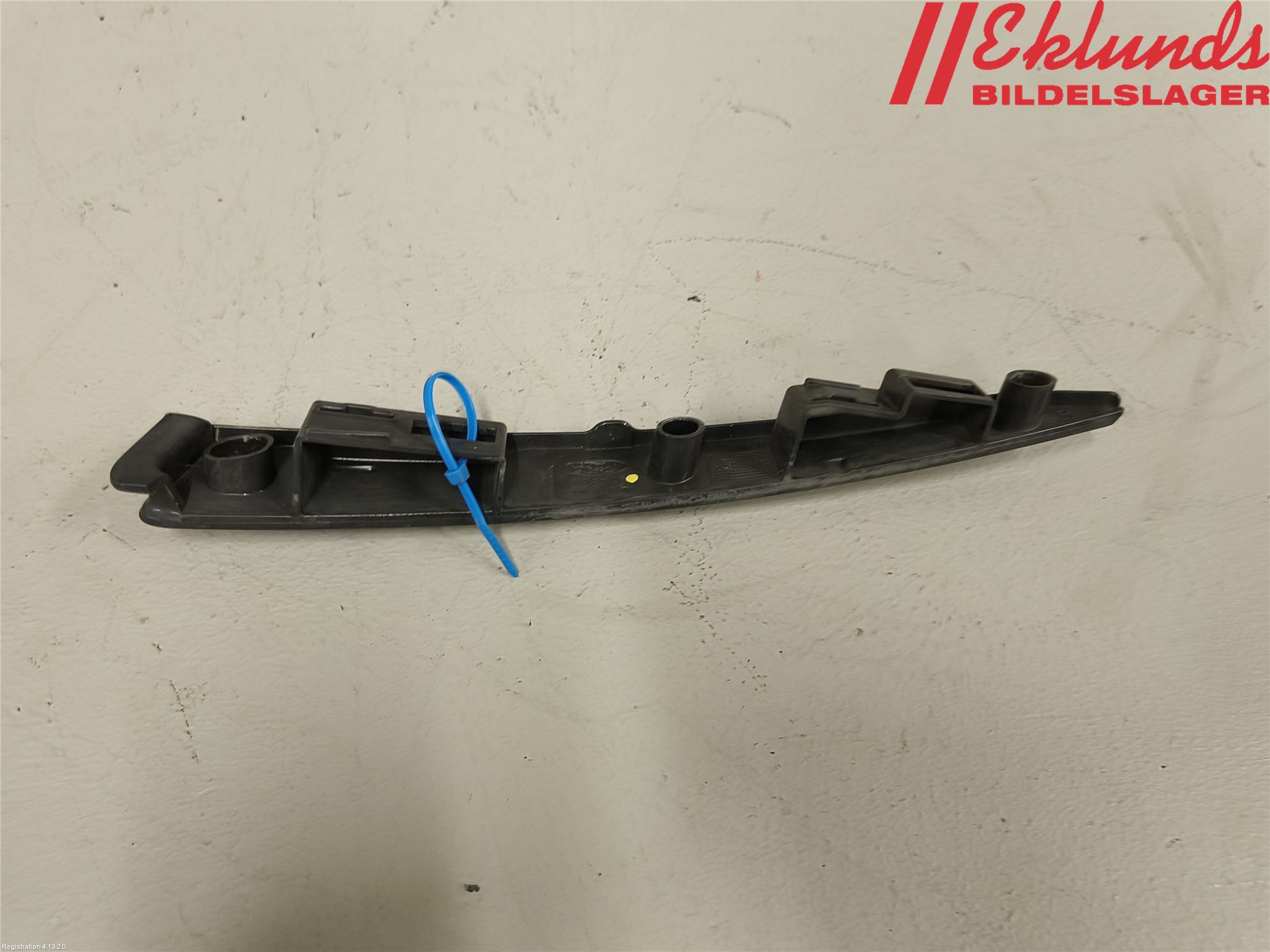 Ford KUGA 13-16 Stöt Utfyllnad-List-Grill