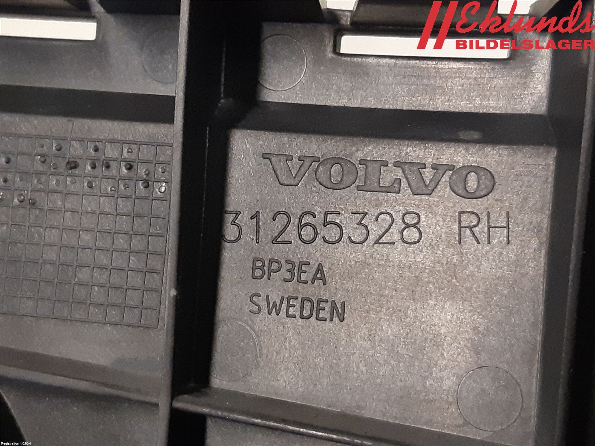 Volvo V70 08-13 Stötfångarfäste Bak Hö