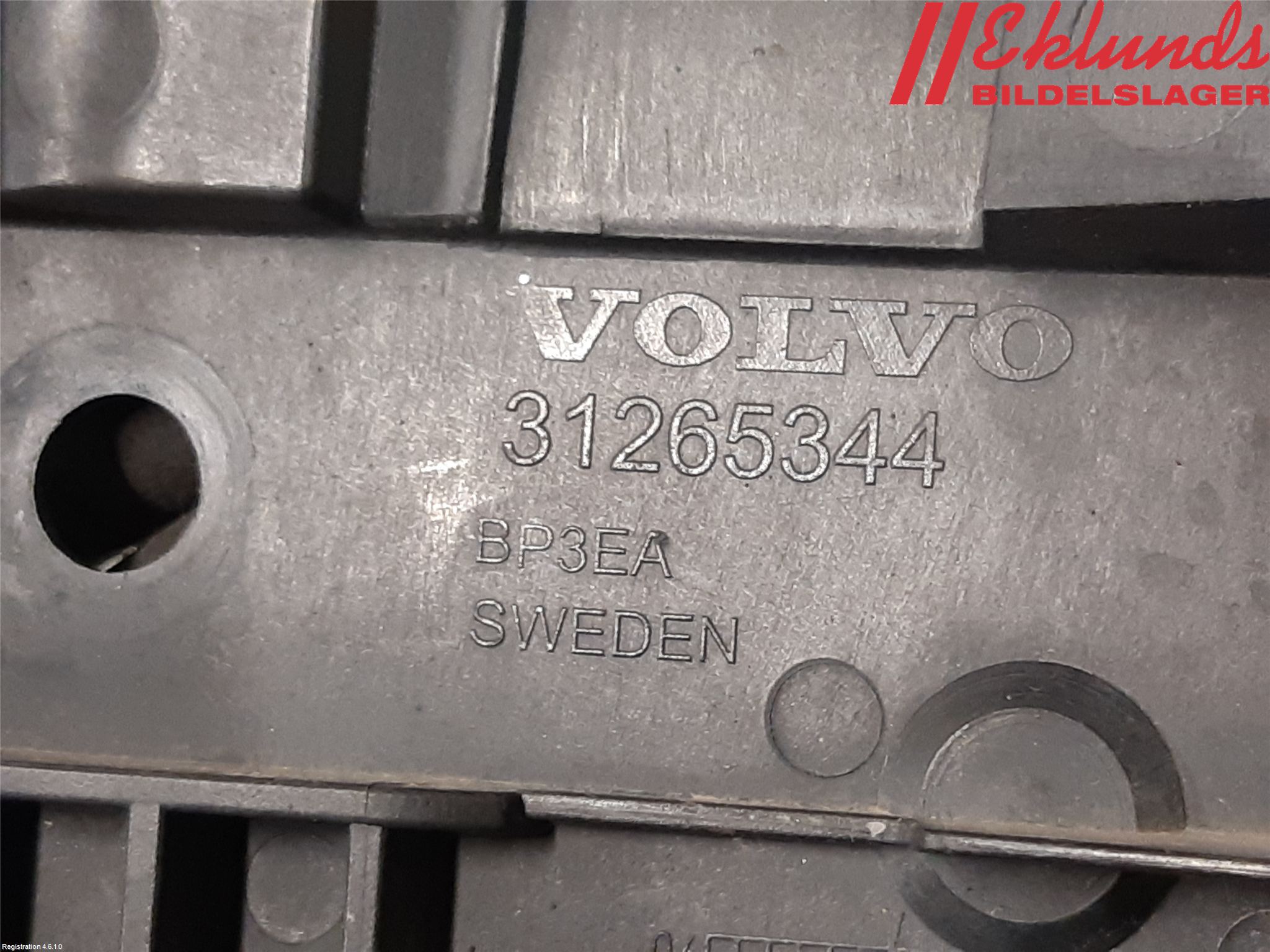 Volvo V70 08-13 Stötfångarfäste Fram Vä