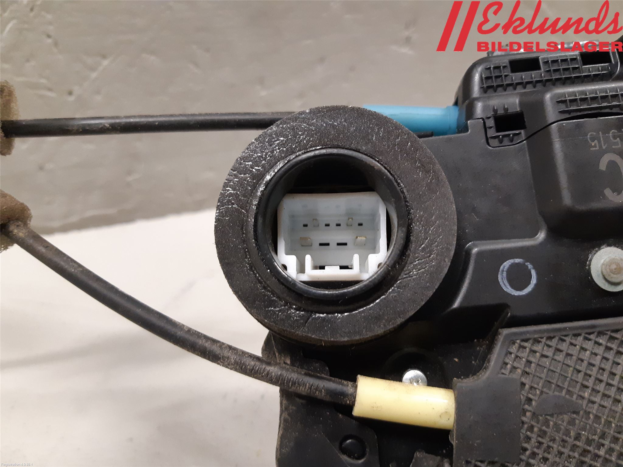 Toyota RAV4 13-18 Låskista-Dörrlås