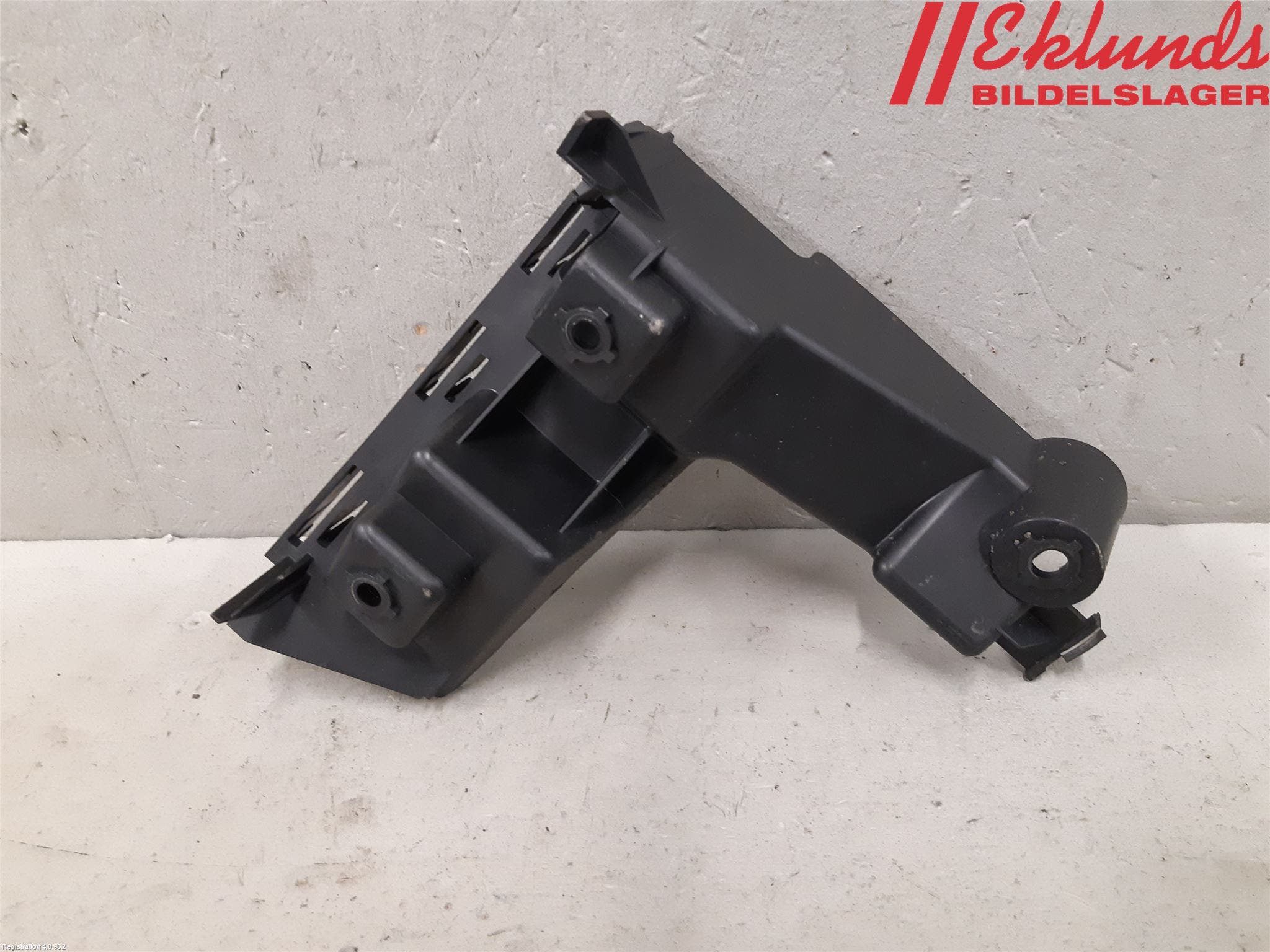 Volvo V70 08-13 Stötfångarfäste Bak Hö