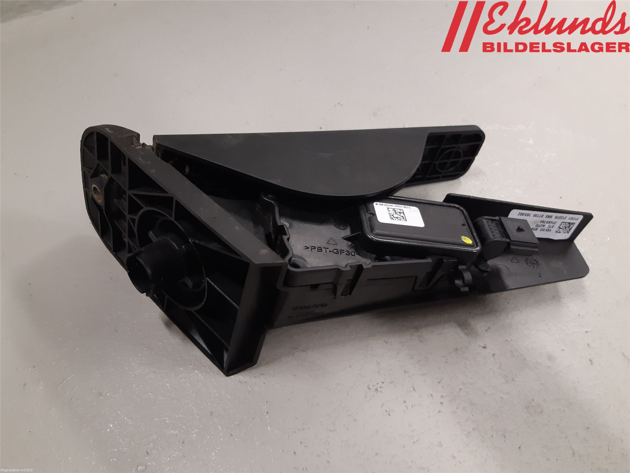 Volvo V90 CROSS COUNTRY 17->> Gaspedal