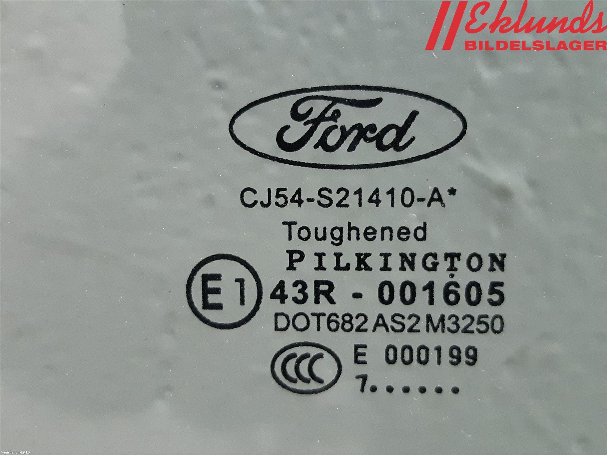 Ford KUGA 17-19 Dörruta Fram Höger