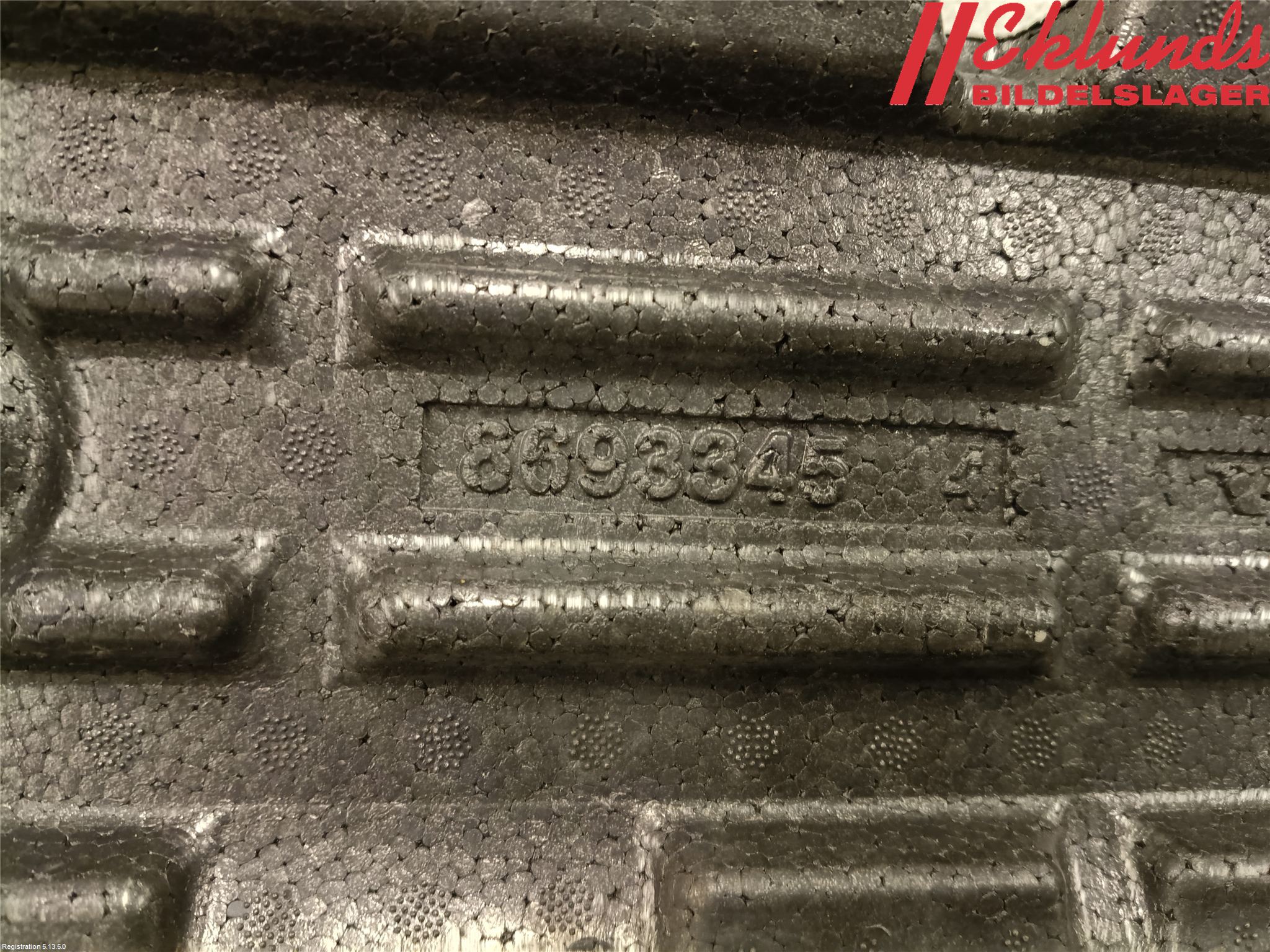 Volvo V70 05-08 Stöt Utfyllnad-List-Grill