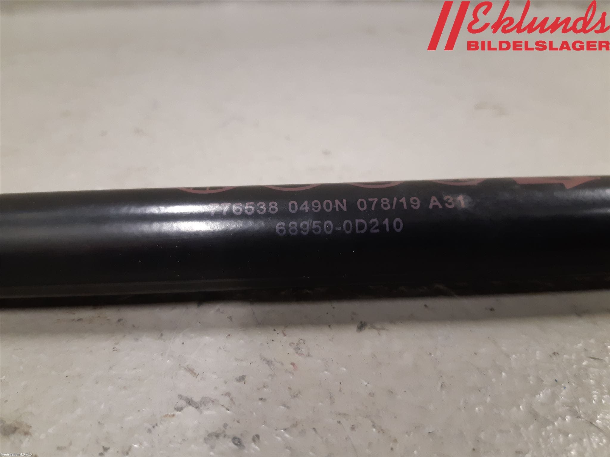 Toyota YARIS XP130 15-20 Gasfjäder Baklucka