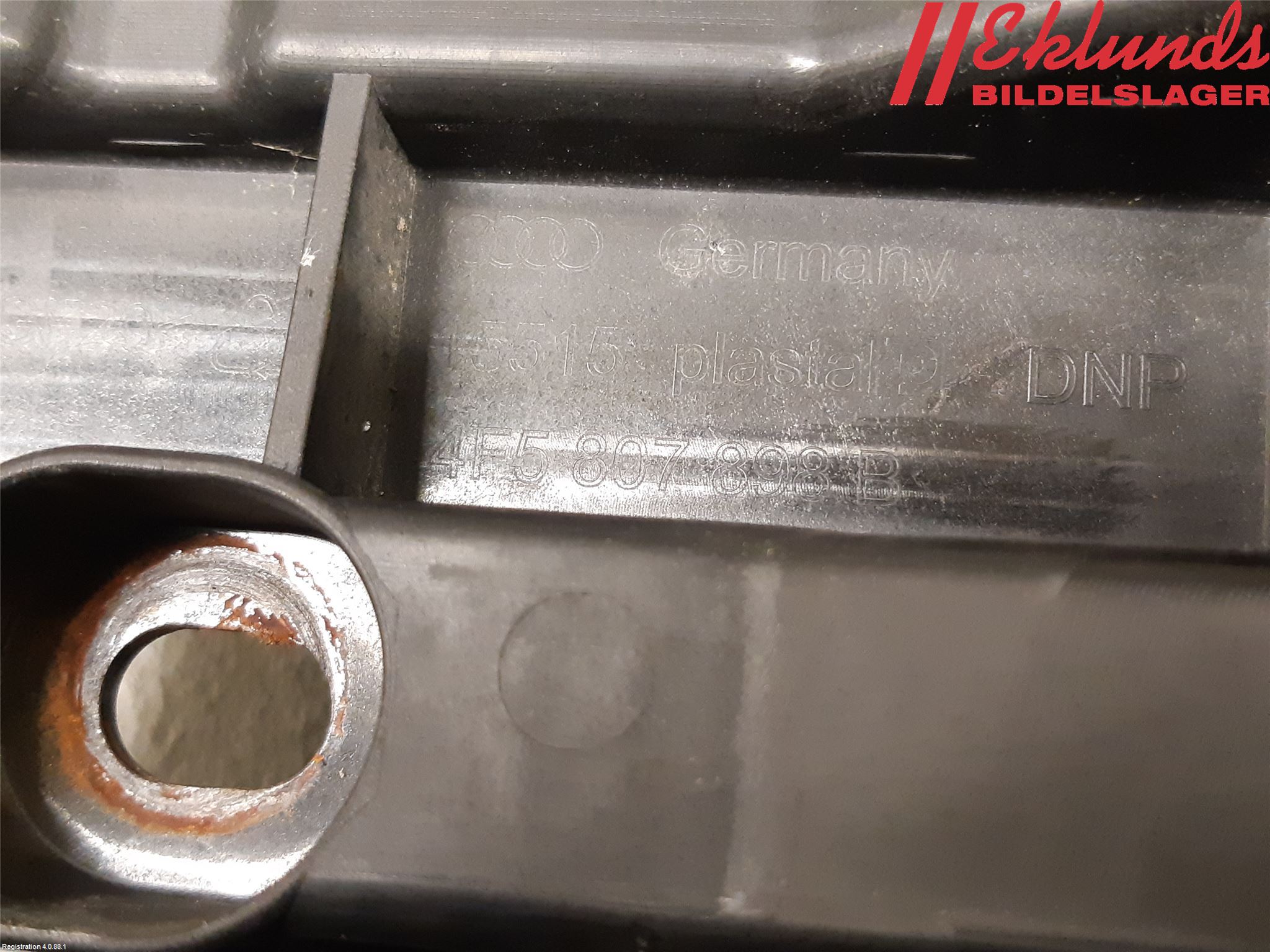 Audi A6/S6     05-11 Stötfångarfäste Bak Hö