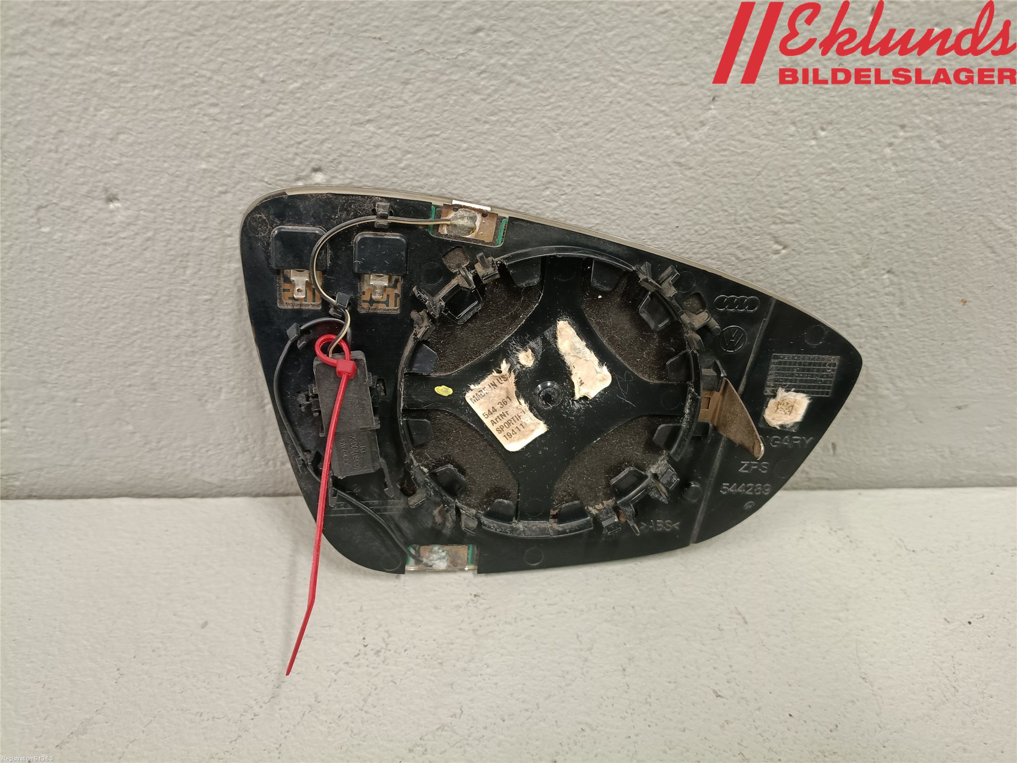 Volkswagen VW PASSAT 11-14 Spegelglas Vä
