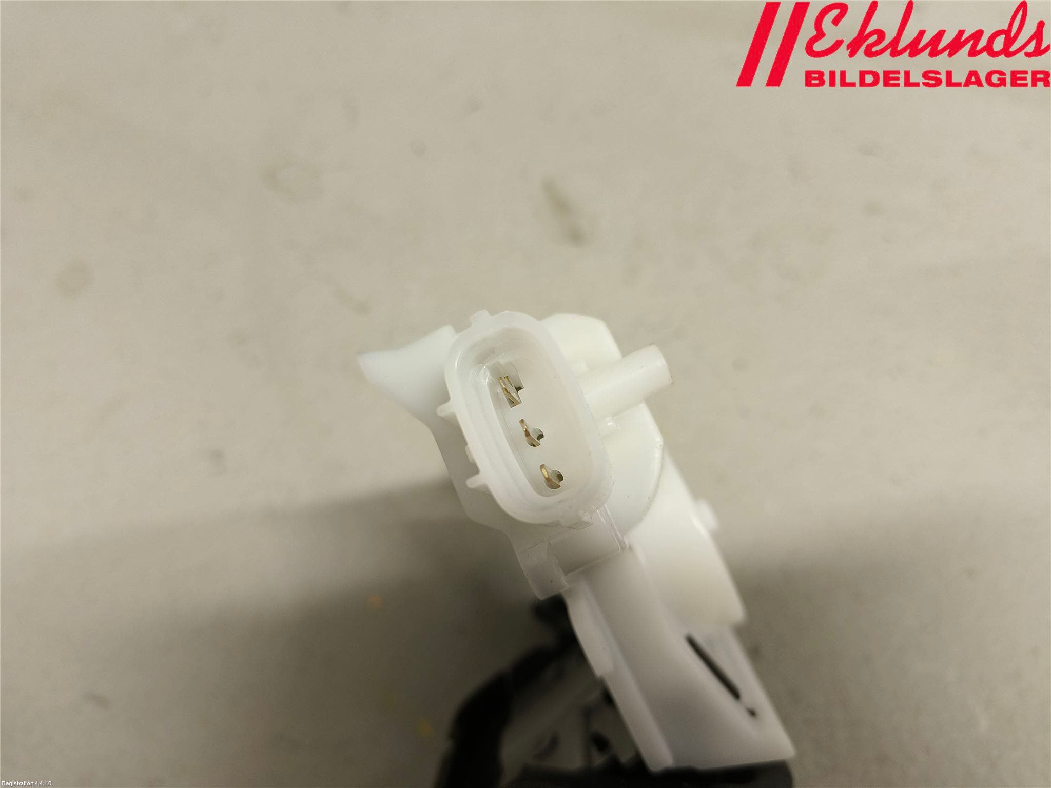 Toyota bZ4X EA10 22- Låskista Baklucka