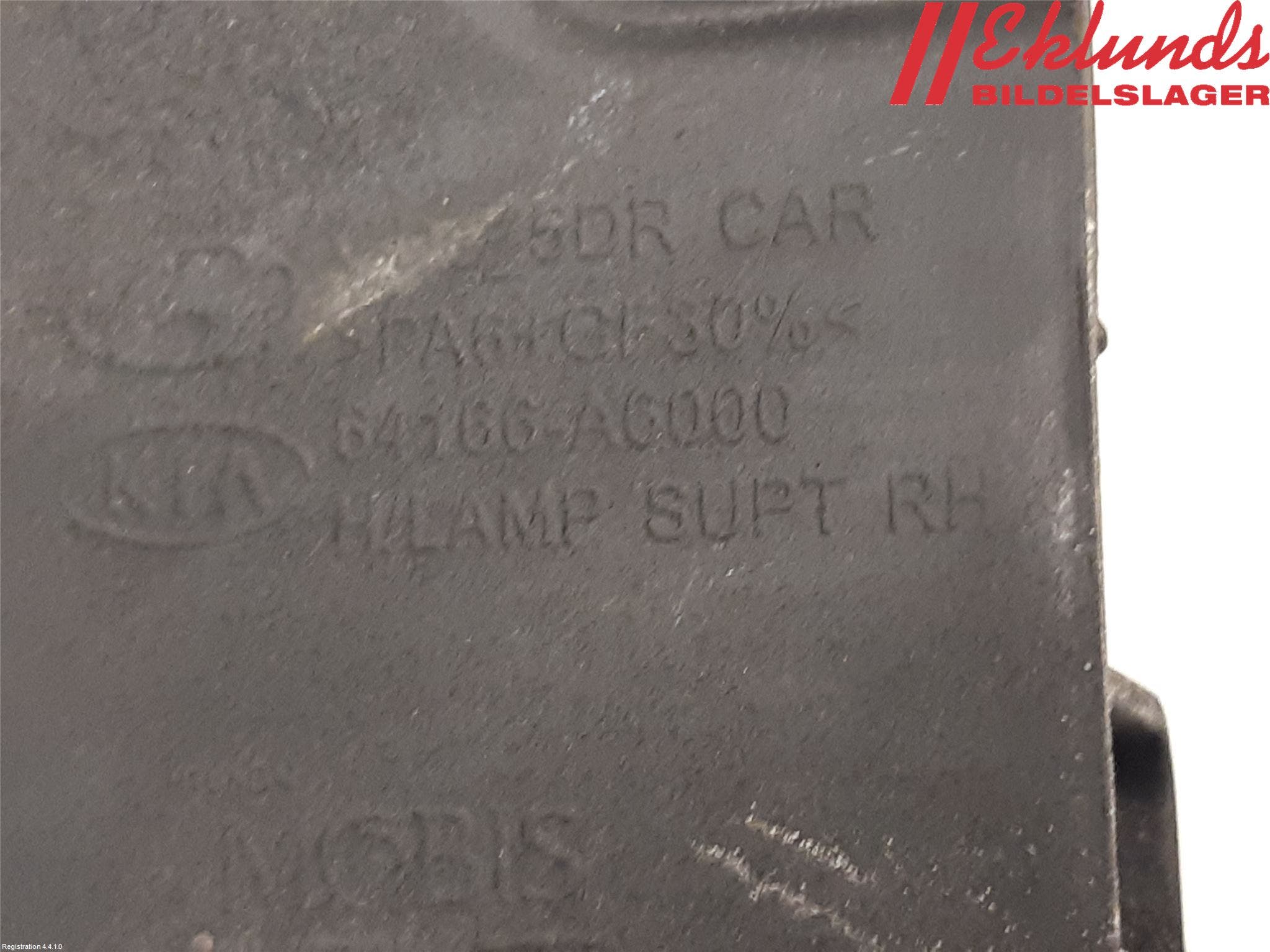 Hyundai i30 GD 13-17 Strålkast Fästsarg