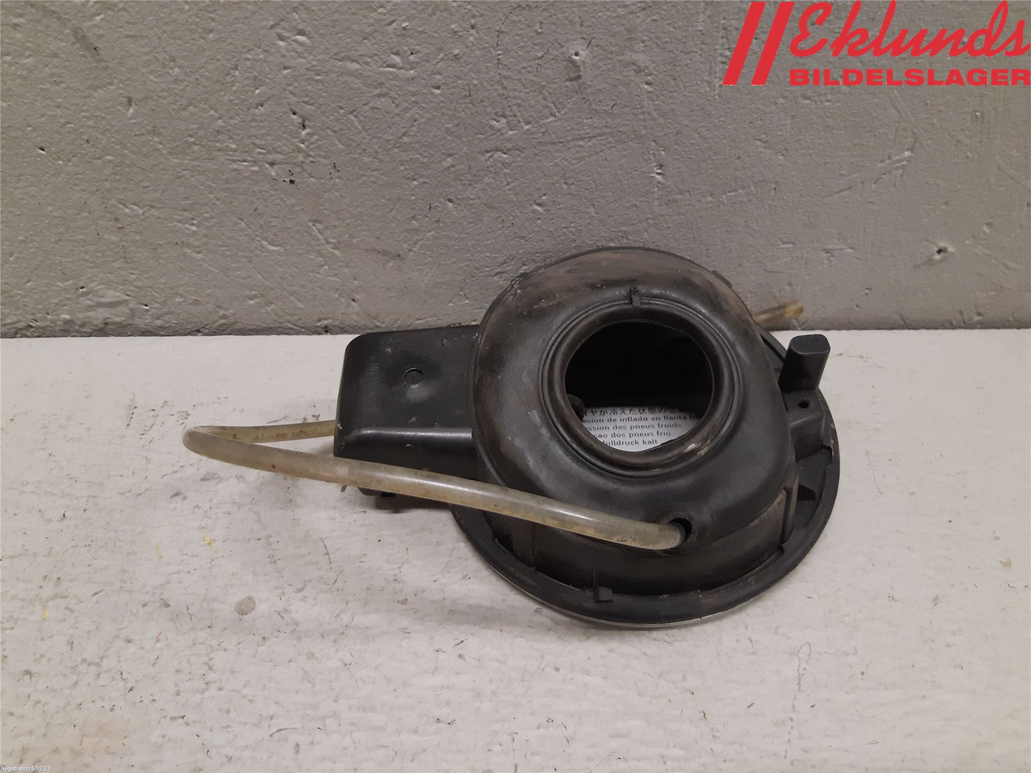 Volkswagen VW PASSAT 11-14 Tanklucka