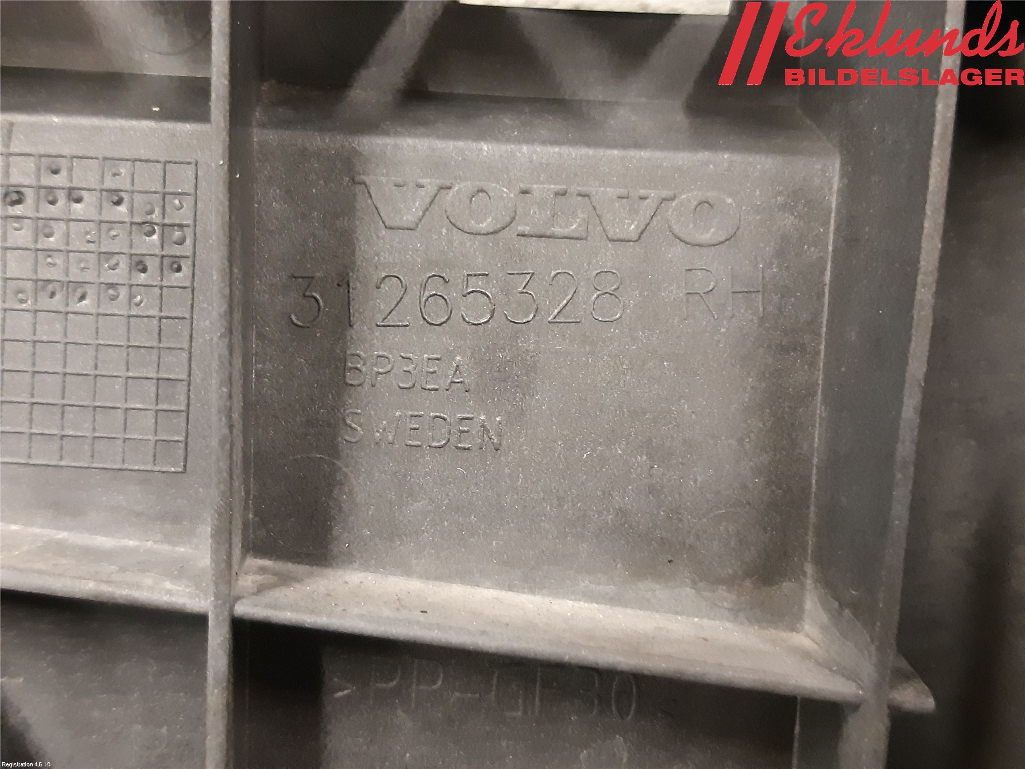 Volvo V70 08-13 Stötfångarfäste Bak Hö
