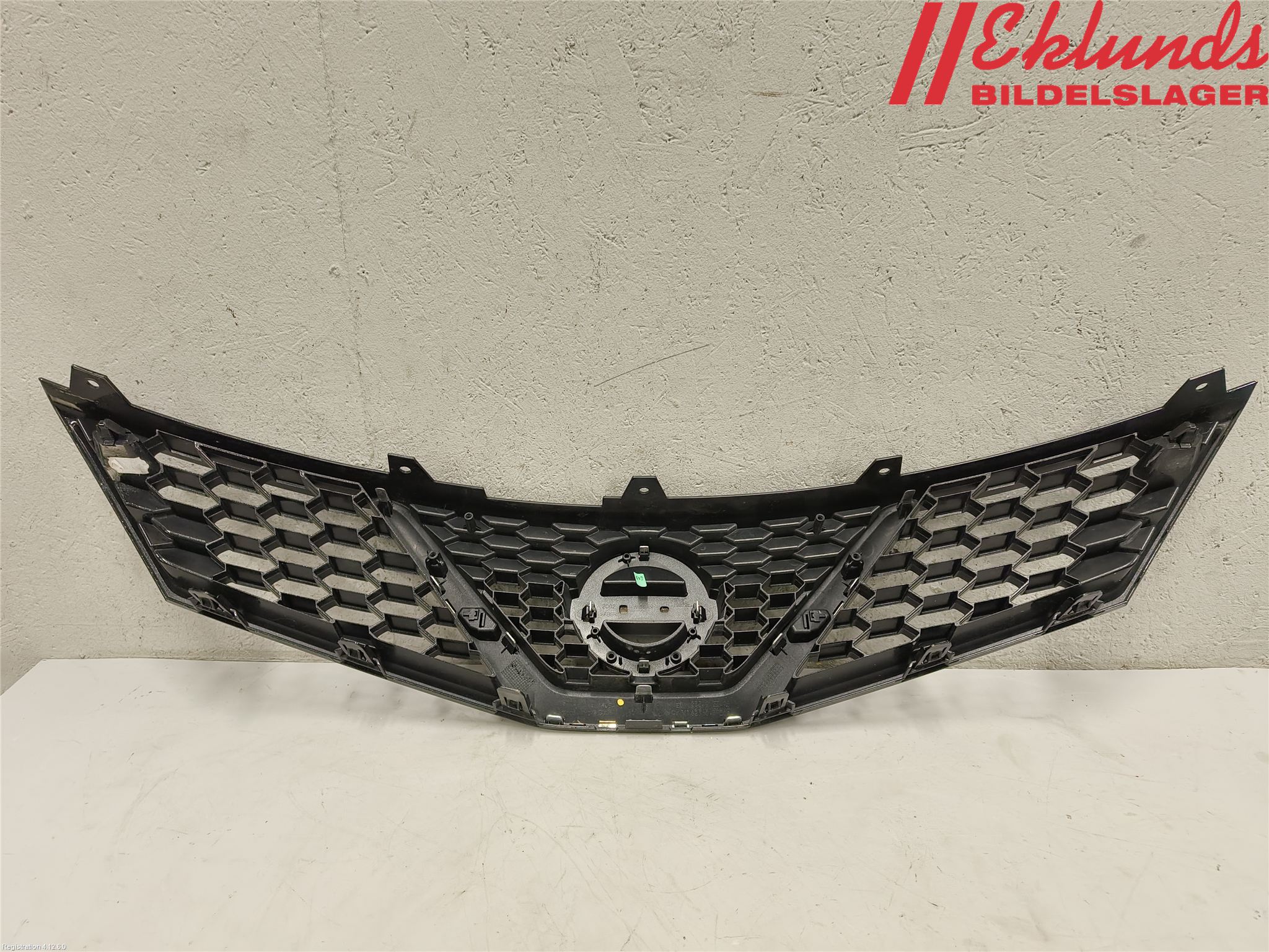 Nissan PULSAR Grill Komp