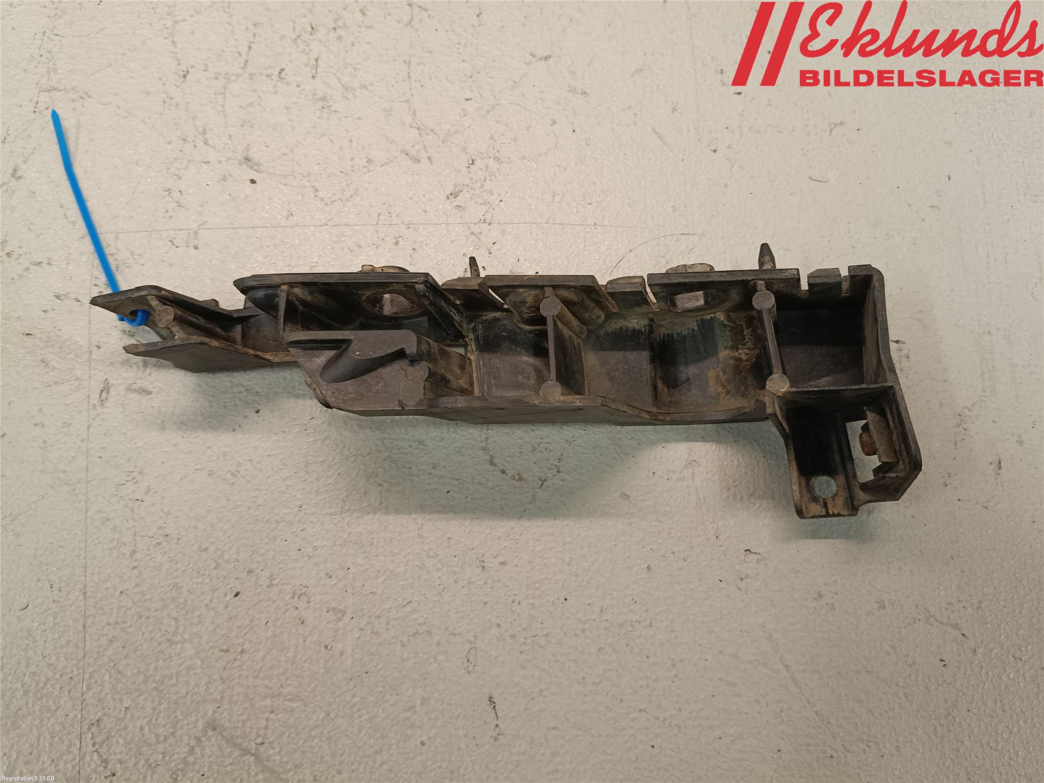Audi A6/S6 4G 11-18 Stötfångarfäste Fram Hö