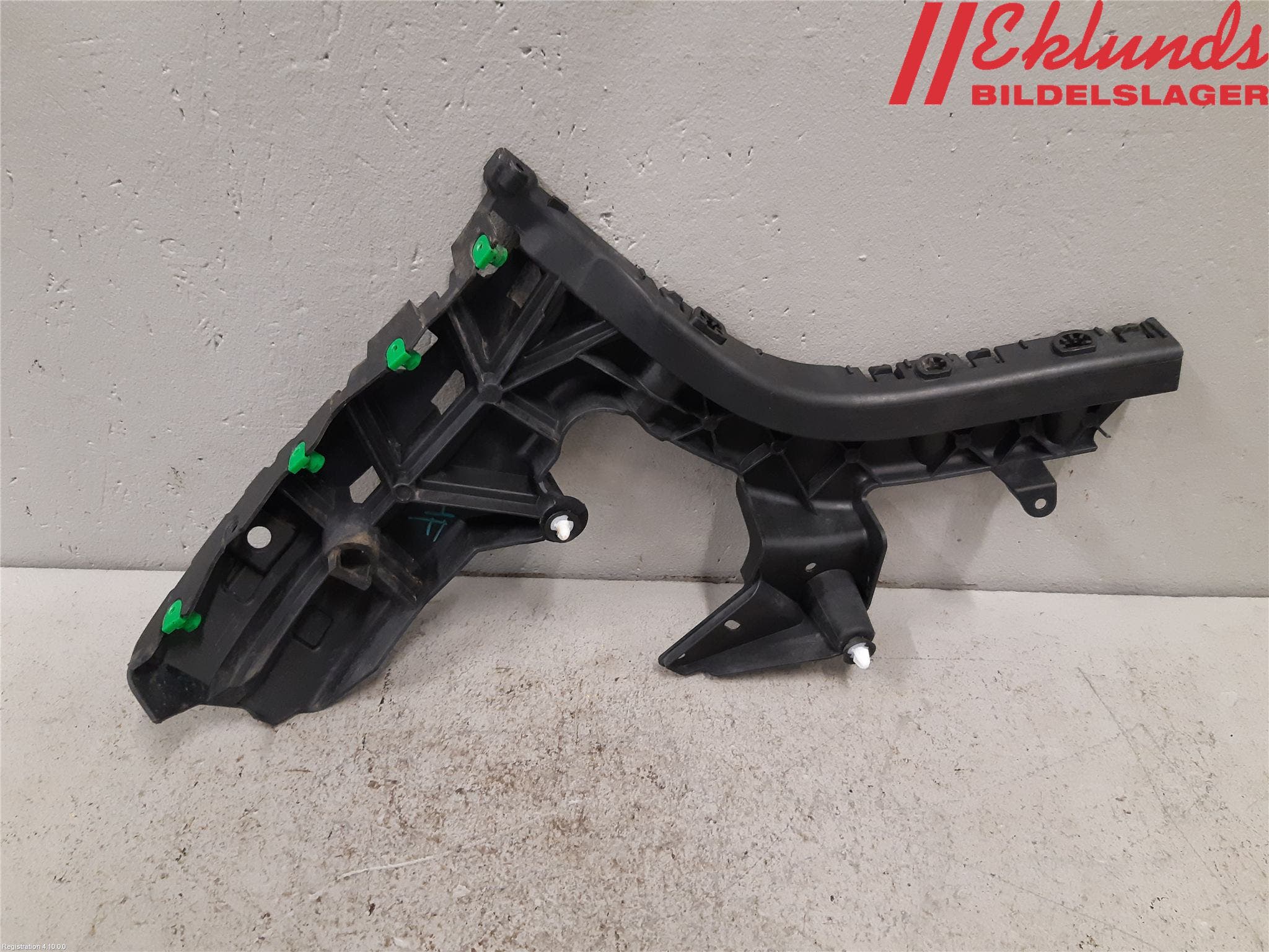 Volvo V60 19- Stötfångarfäste Bak Hö