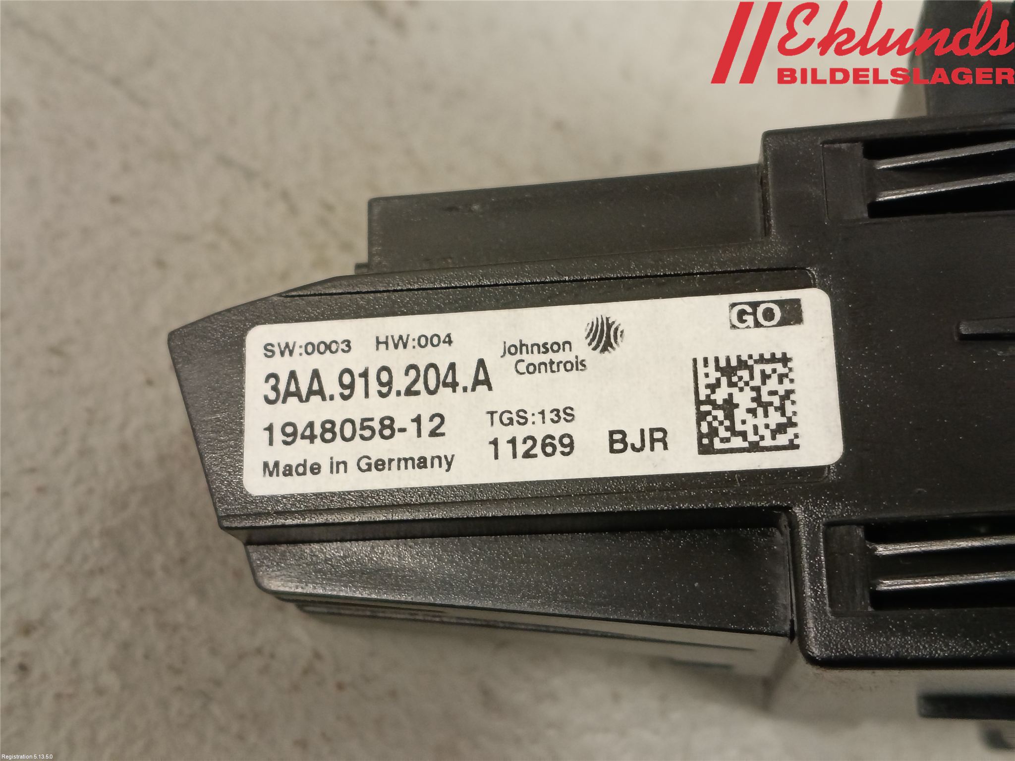Volkswagen VW PASSAT 11-14 Instrument Klocka