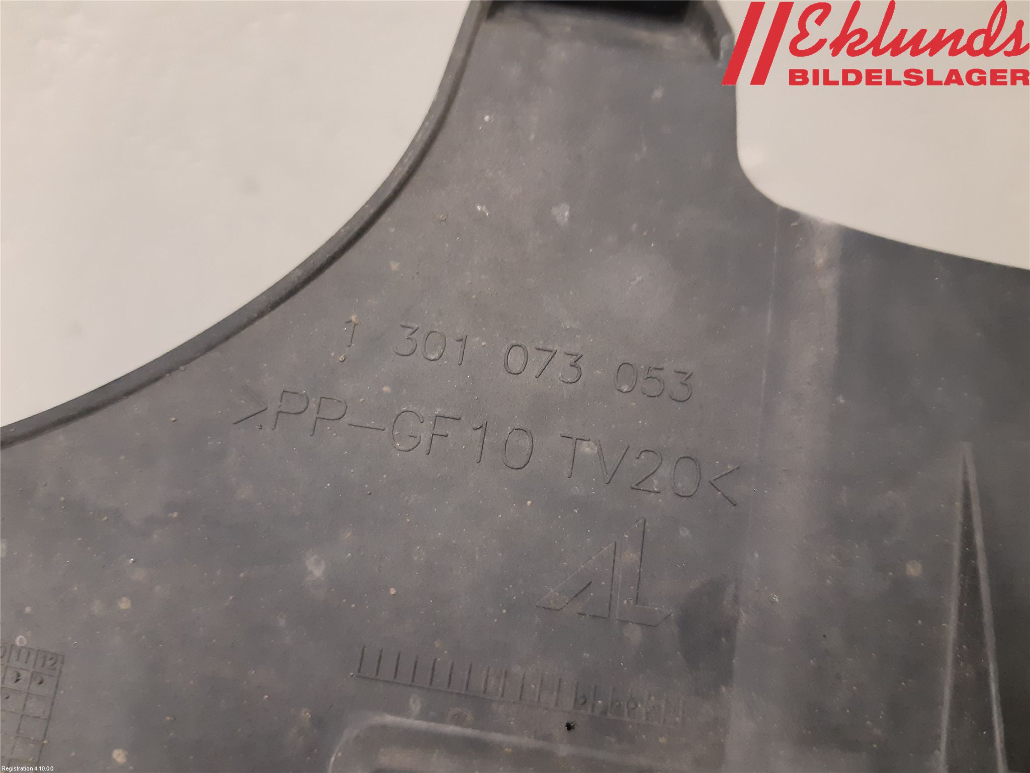 Audi A4 12-15 Strålkast Fästsarg