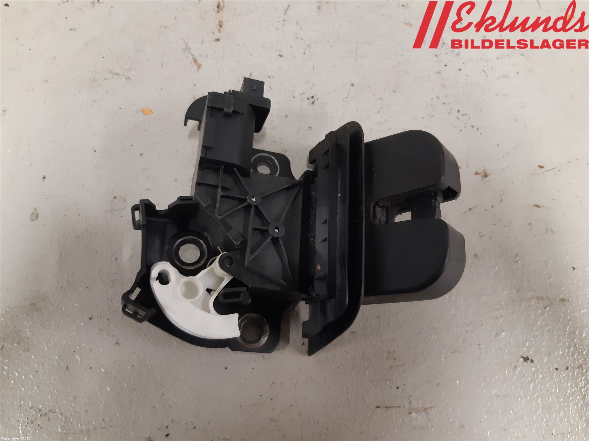 Audi A4/S4 05-07 Låskista Baklucka