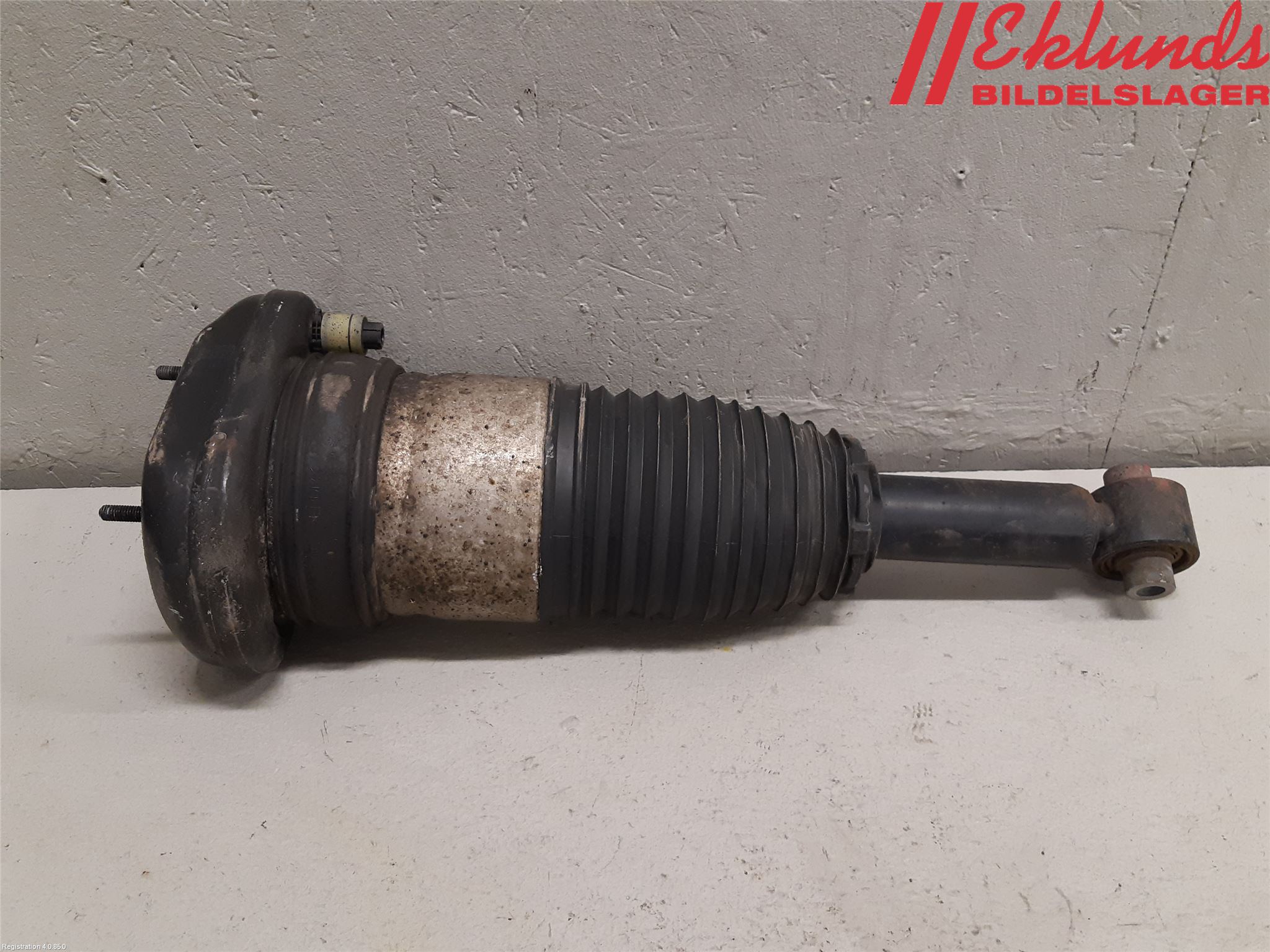 BMW 5 G30/G31/F90 17-23 Fjäderben Bak Vänster
