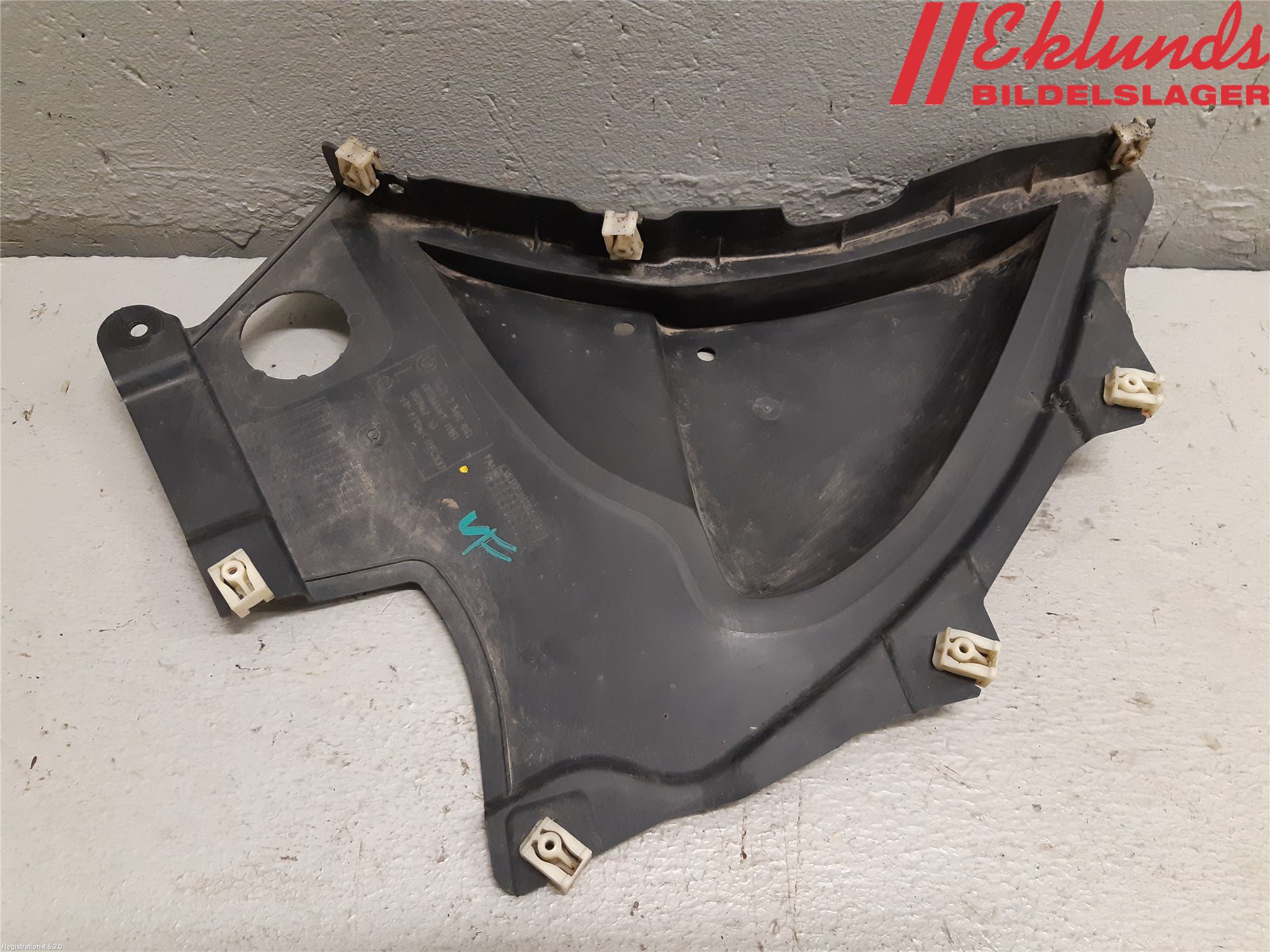 BMW 3 G20/G21/G80/G81 19- Skärm Inner