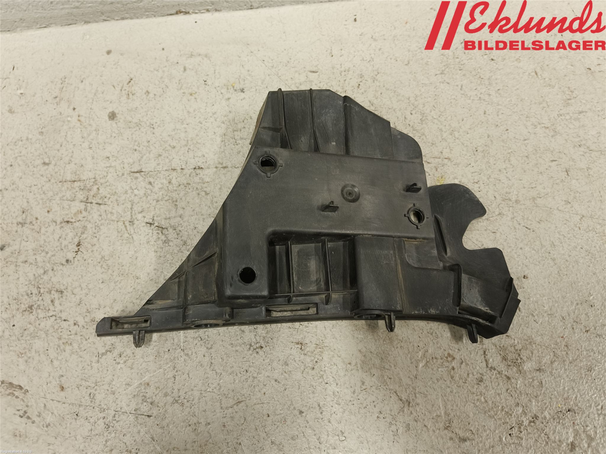 Volvo V70 08-13 Stötfångarfäste Fram Hö