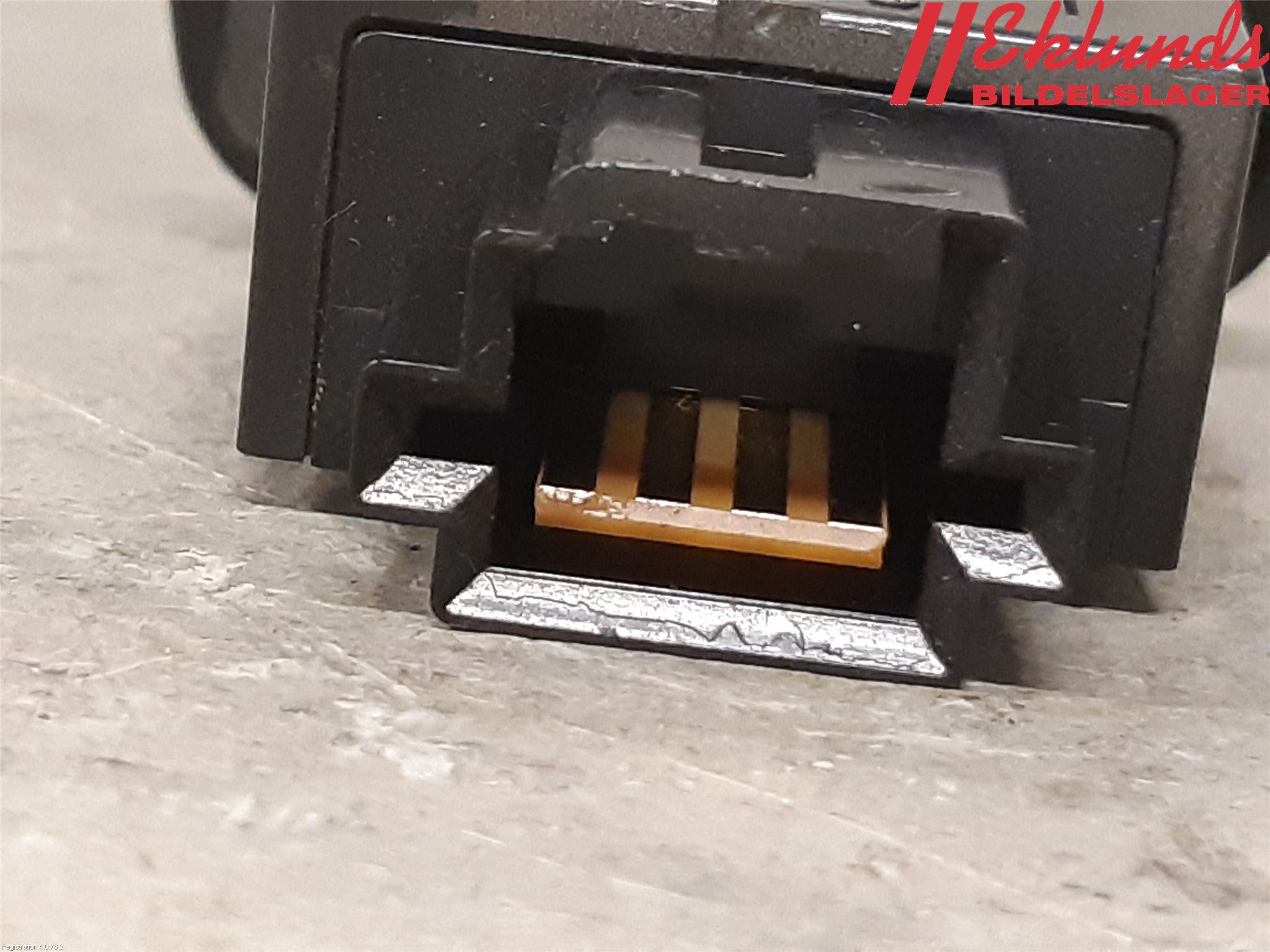 Mitsubishi OUTLANDER 13-21 Strömställare Baklucka