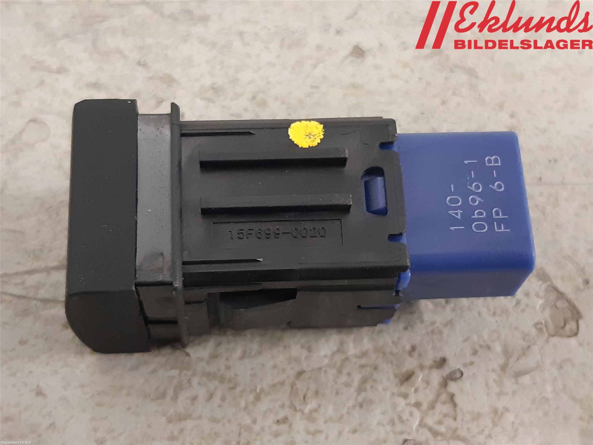 Toyota CAMRY 19-24 Strömställare Baklucka