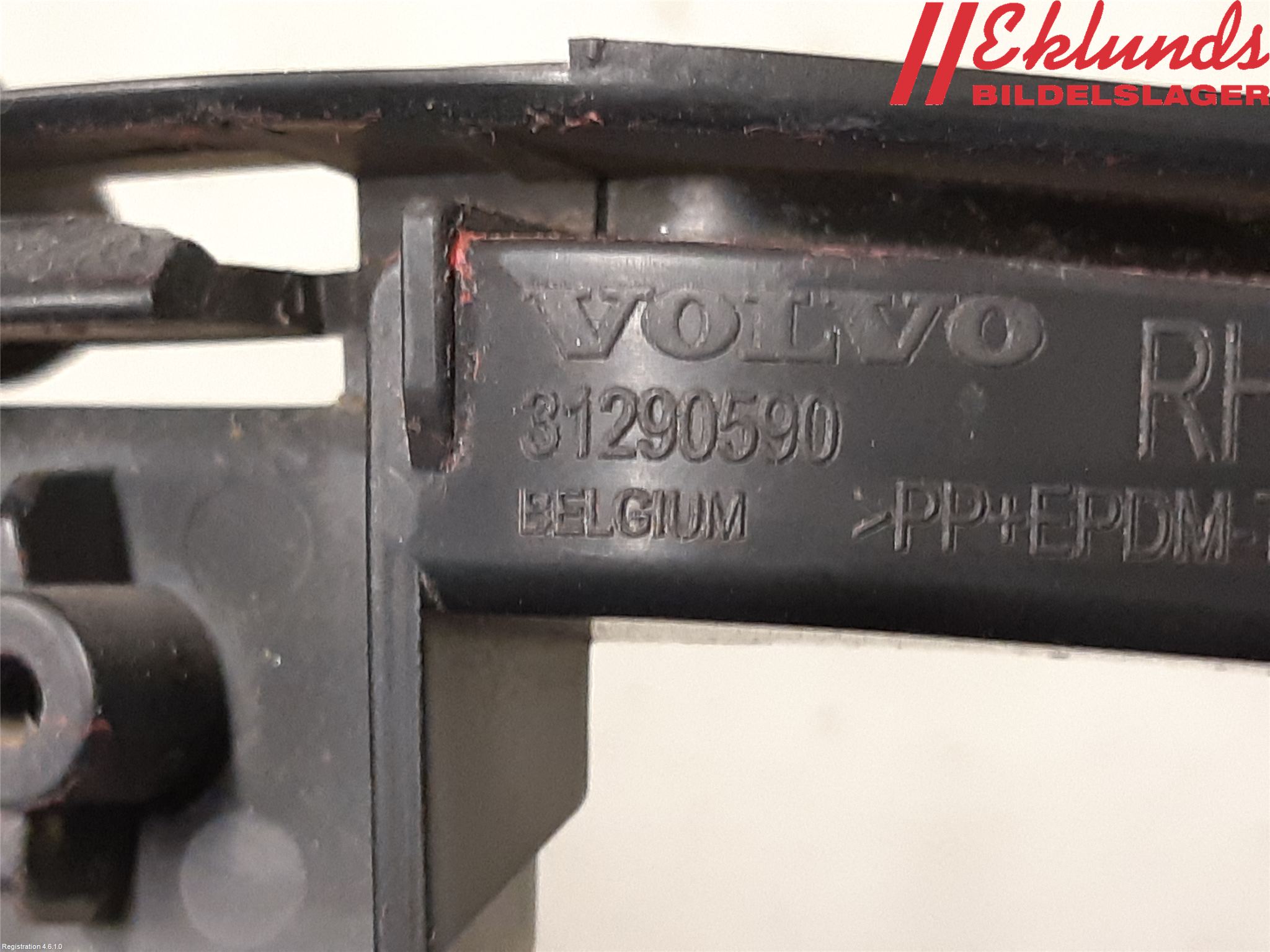 Volvo V40 12-19 Stötfångarfäste Bak Hö