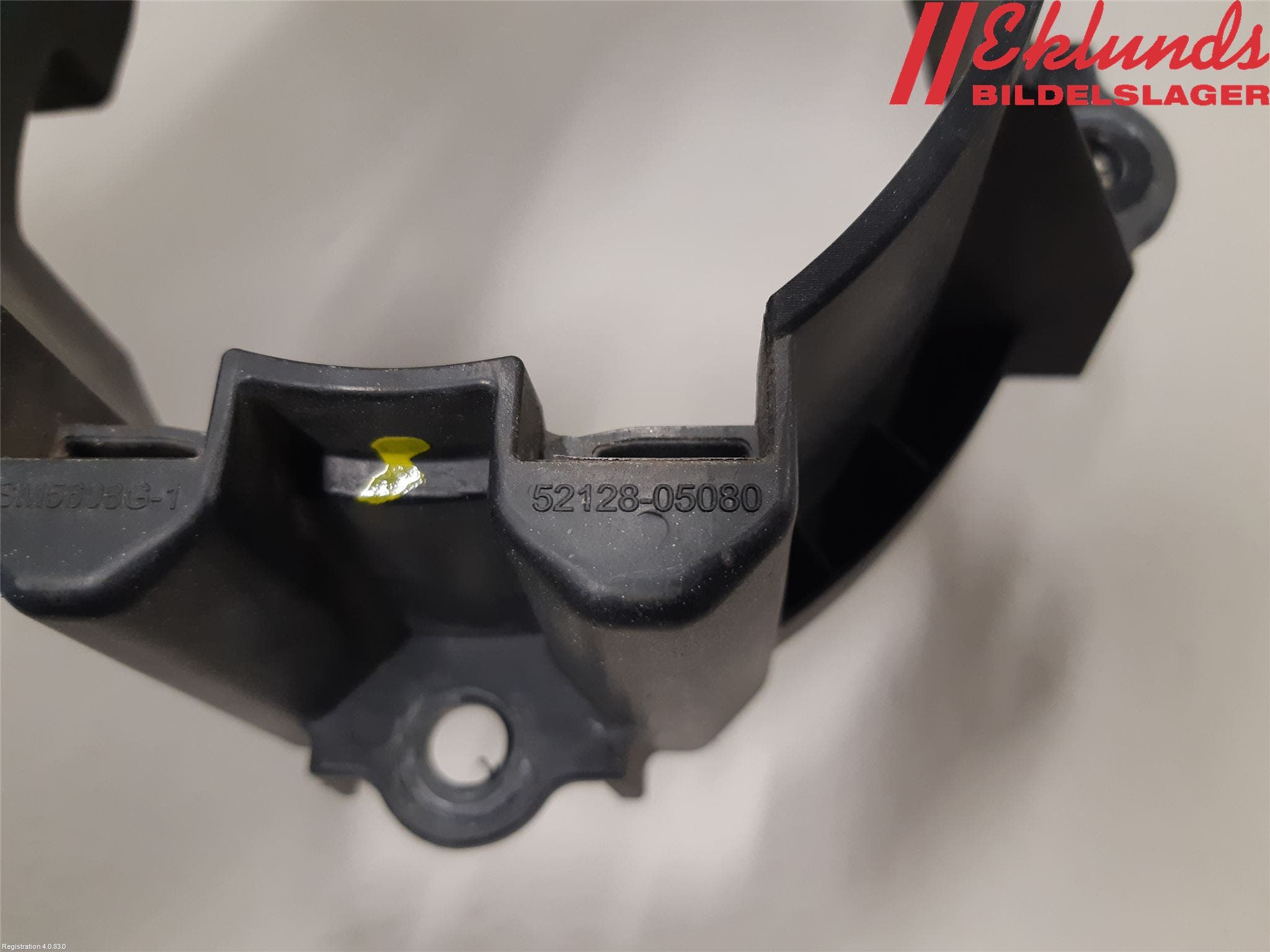 Toyota AVENSIS 09-15 Dimljussarg Fram