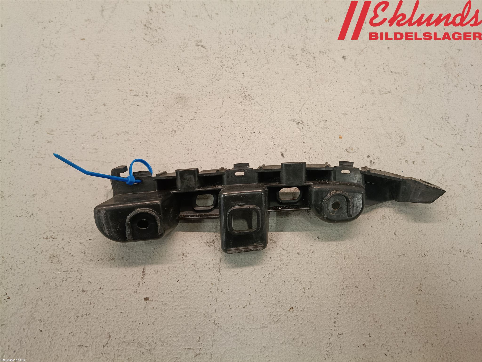 Volkswagen VW PASSAT 11-14 Stötfångarfäste Fram Hö