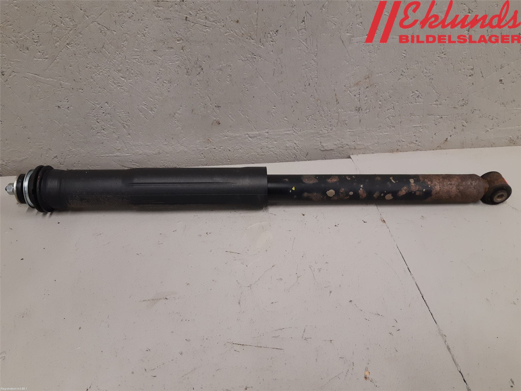 Toyota YARIS XP130 12-14 Stötdämpare Bak