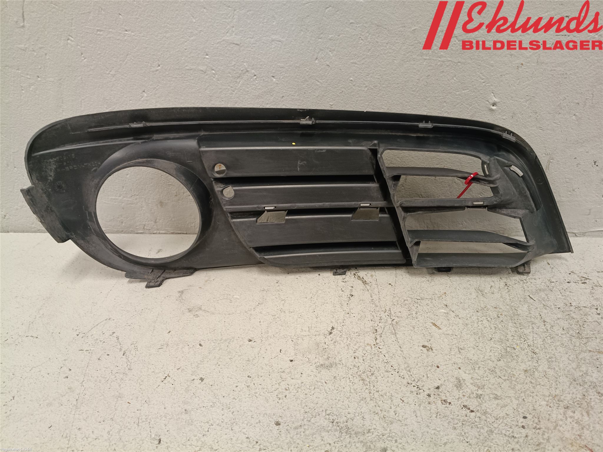 BMW 5 F10/F11/F18 09-17 Dimljussarg Fram