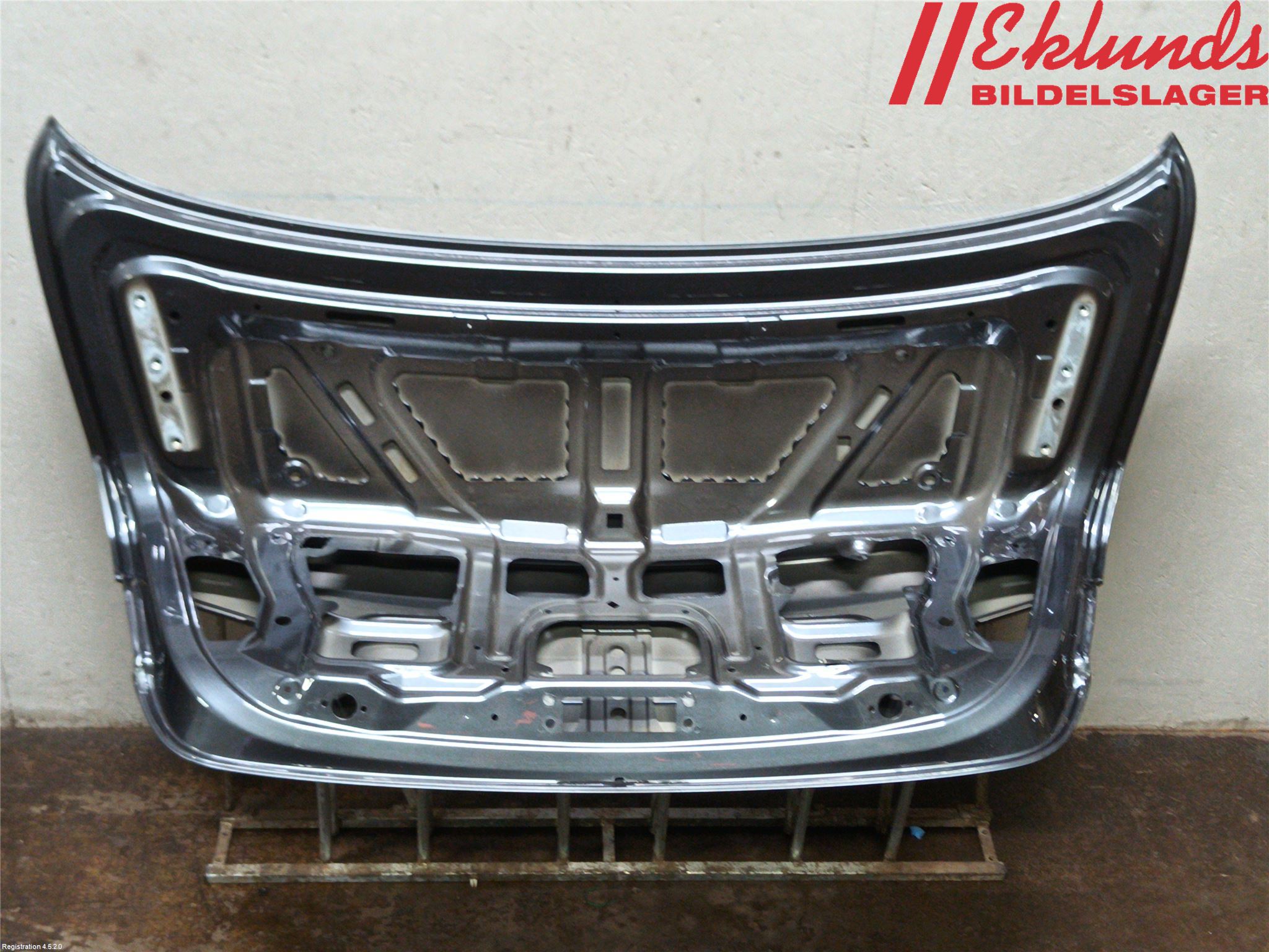 BMW 5 F10/F11/F18 09-17 Baklucka (Ej Med Ruta)