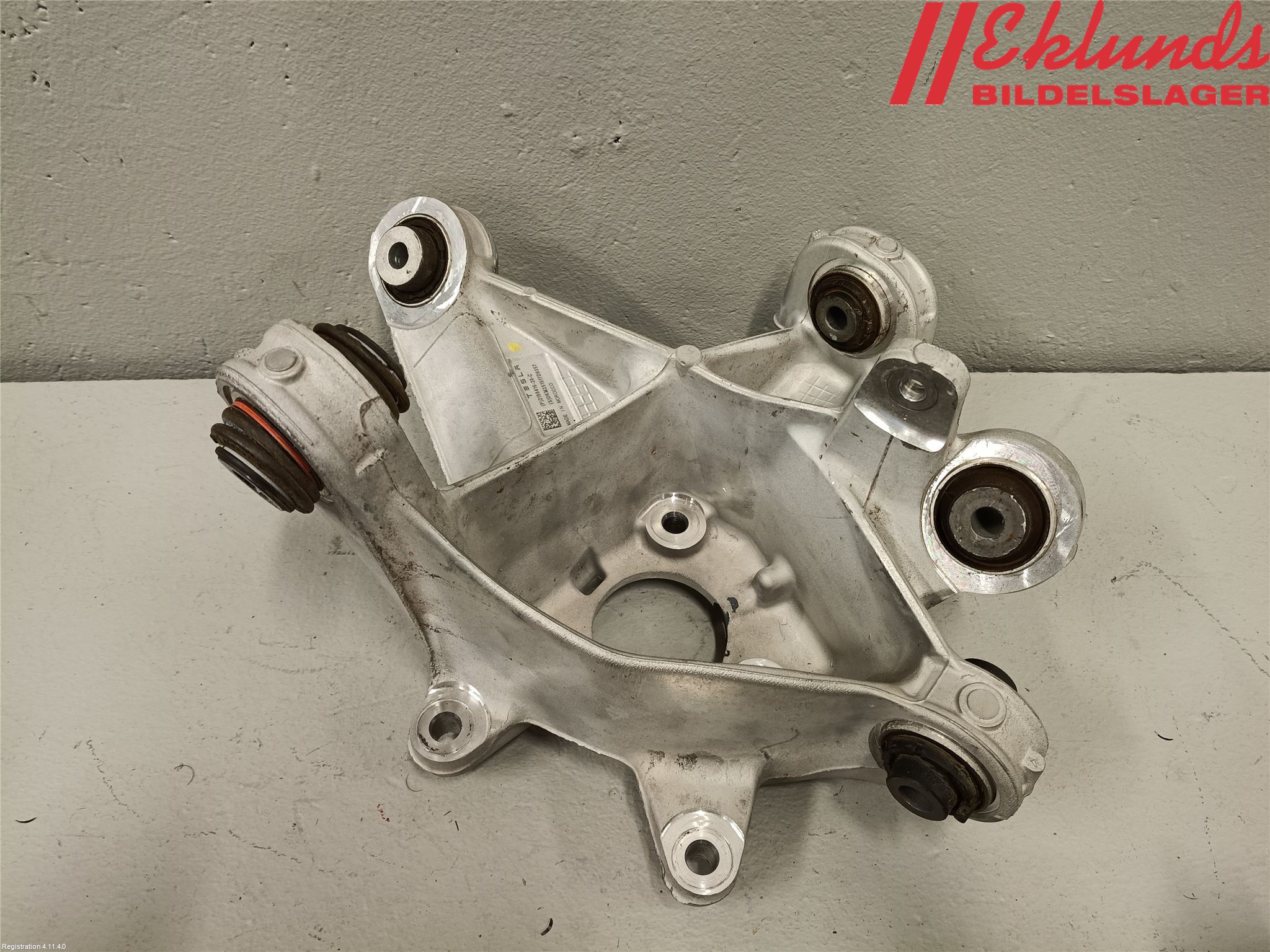 Tesla MODEL Y 21- Hjullagerhus Bak Hö