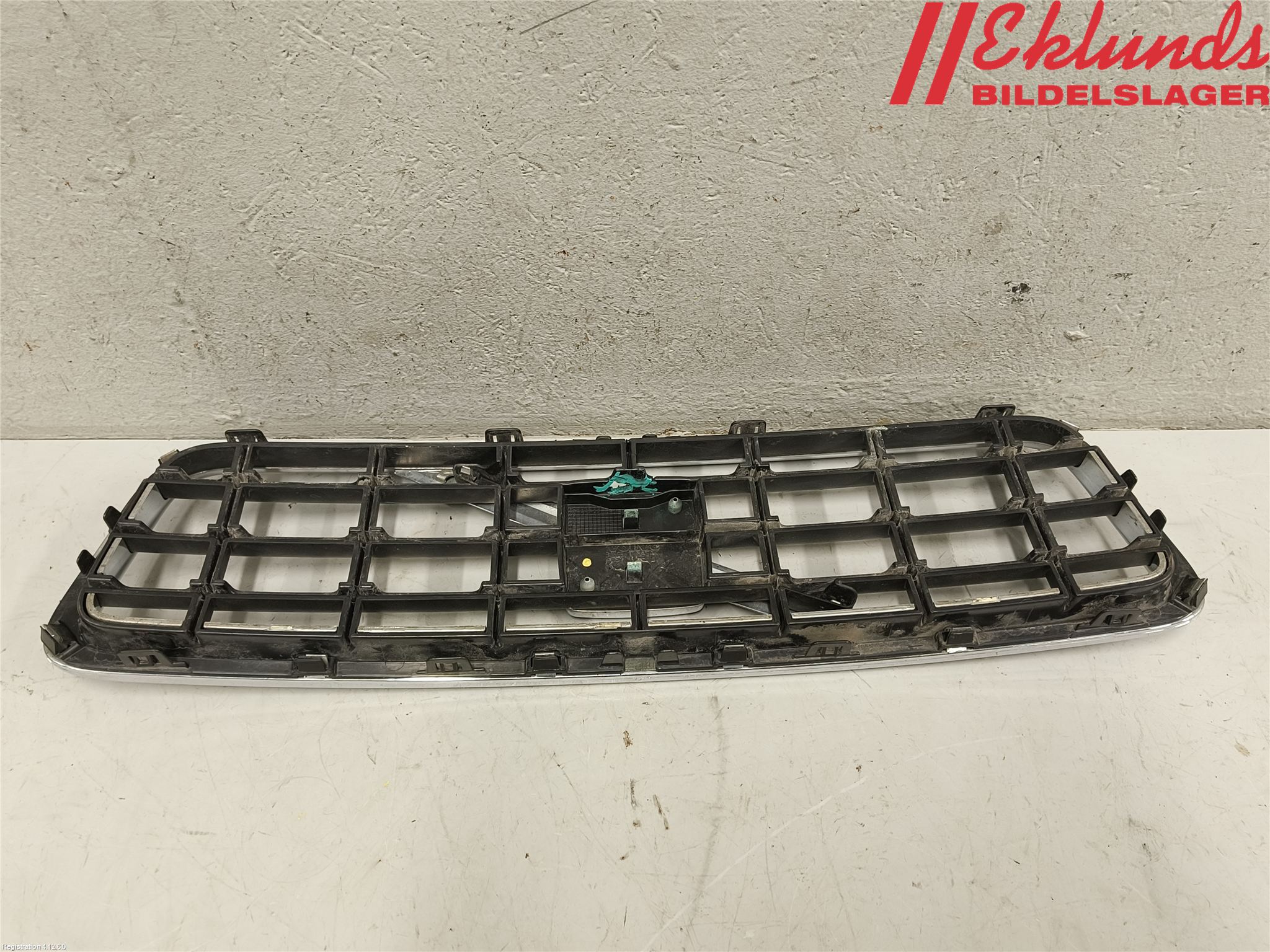 Volvo S60 05-10 Grill Komp