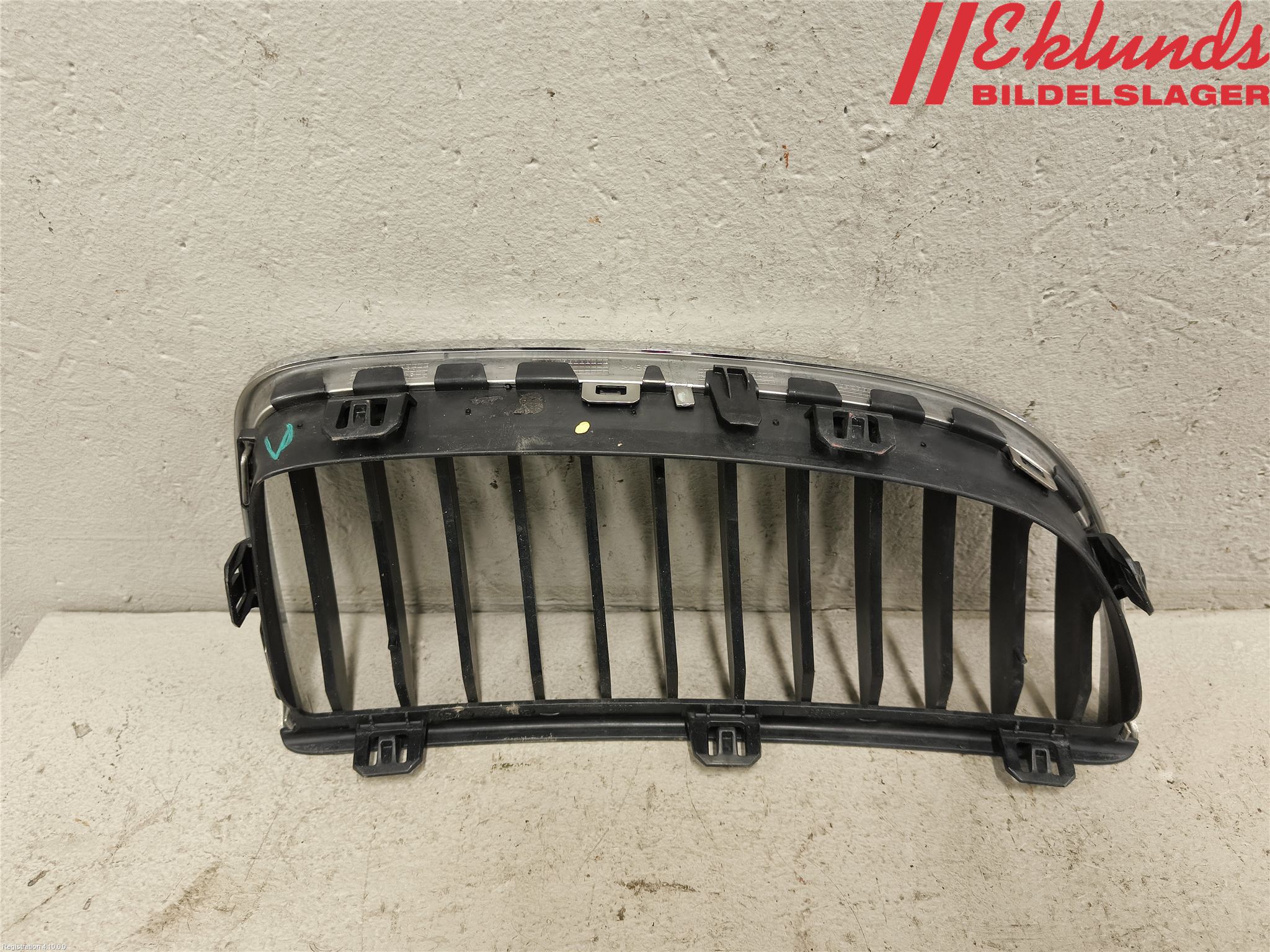 BMW 3 E90/91 SED/TOU 05-12 Grilldel Mitt