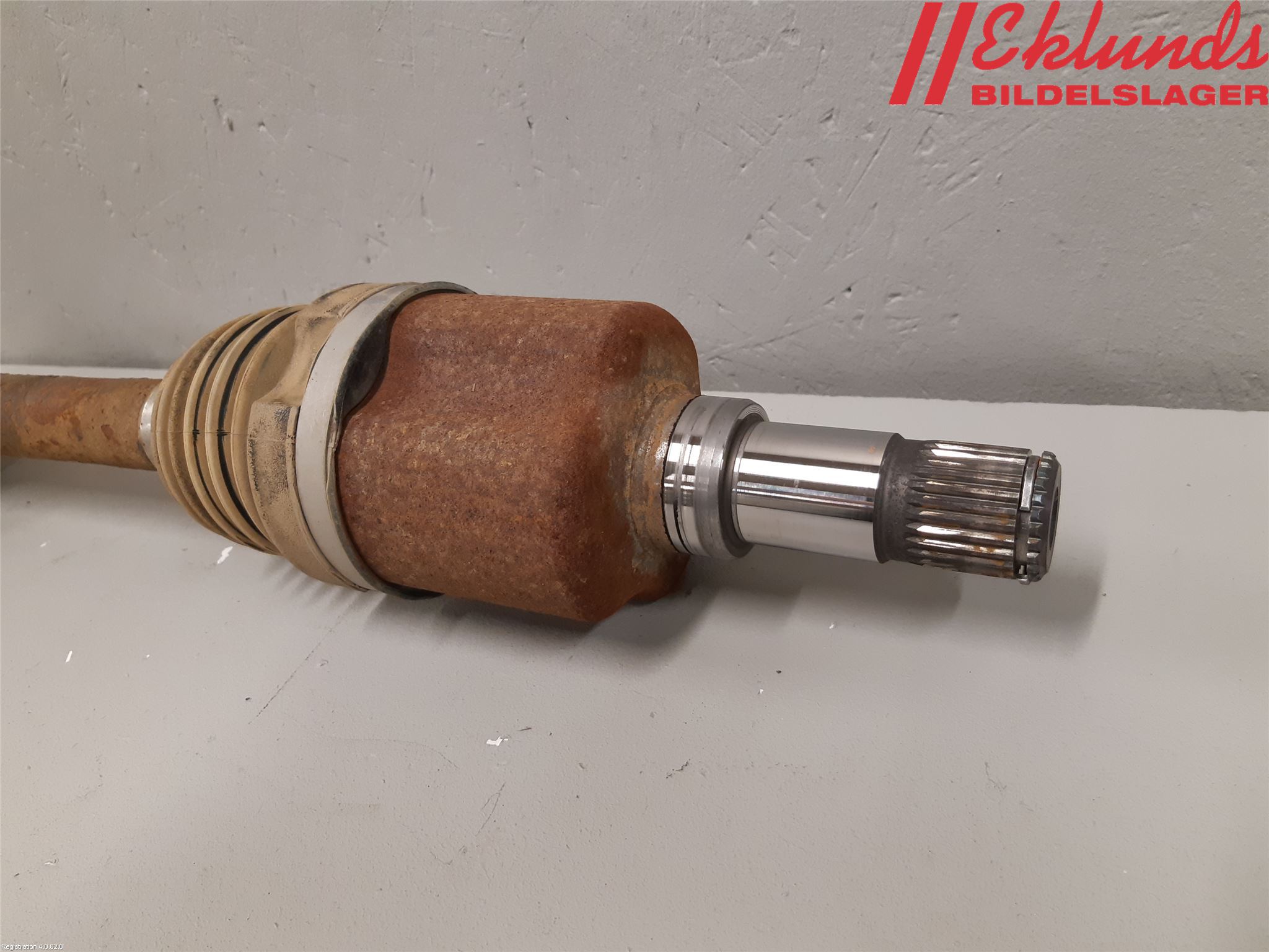 Ford TRANSIT/TOURNEO CONNECT 13-22 Drivaxel Fram Vänster