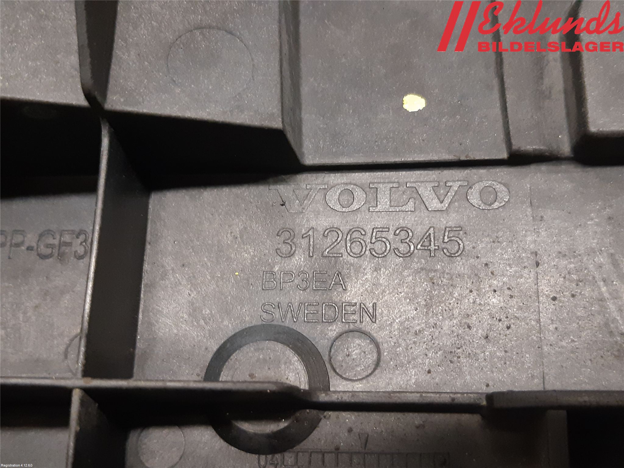 Volvo V70 08-13 Stötfångarfäste Fram Hö