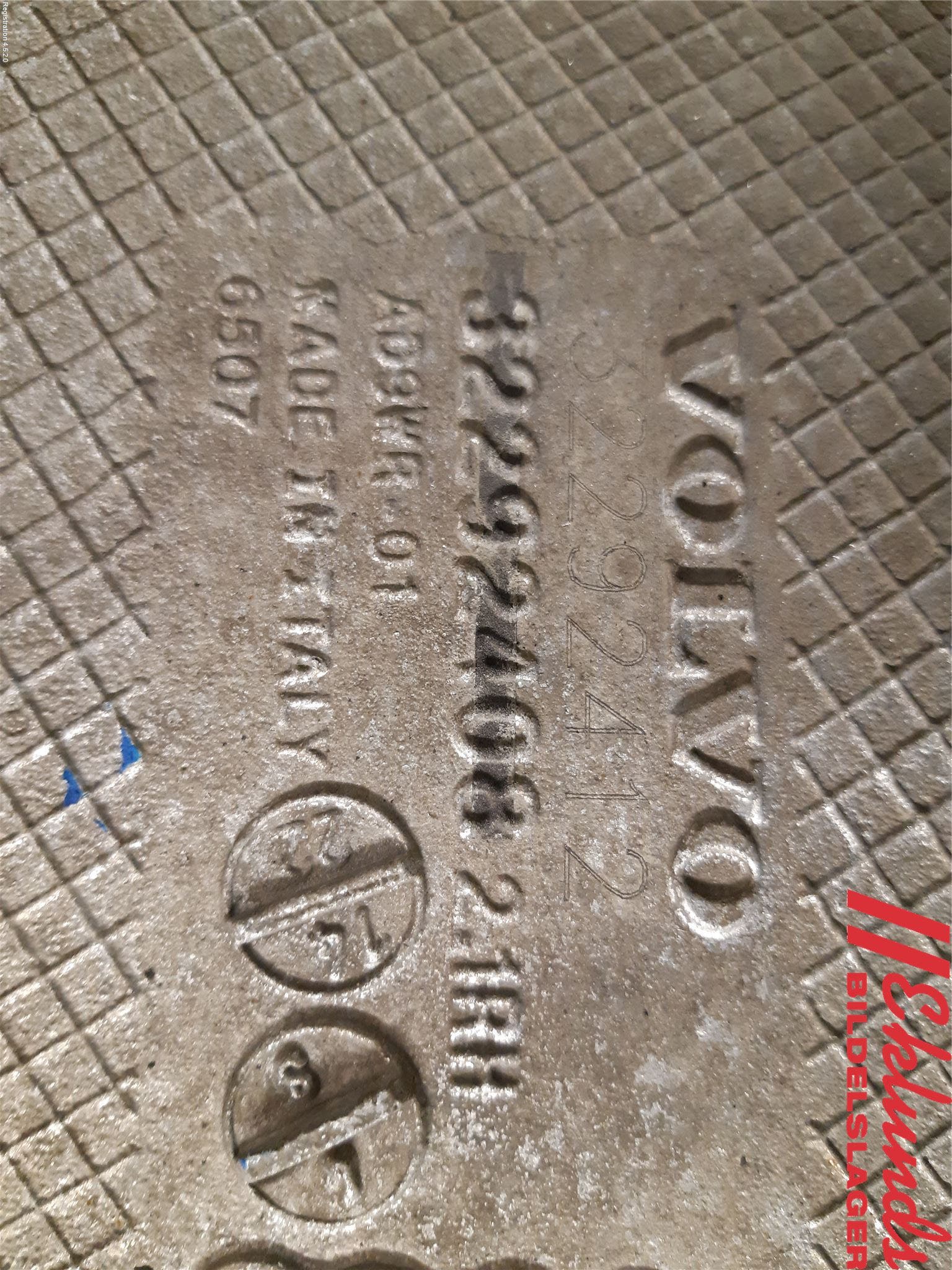 Volvo V90 17->> Bärarm Bak Höger