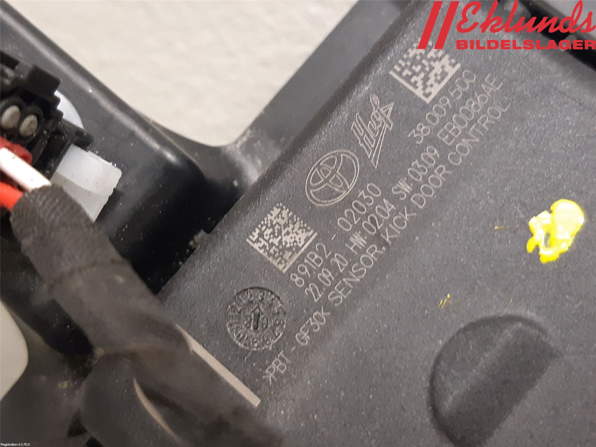 Toyota COROLLA 19- Bakluckeöppnare Automatisk