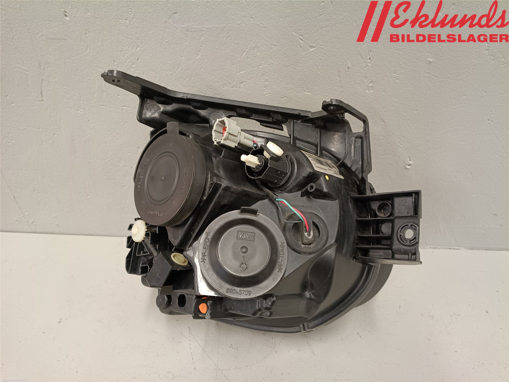 Nissan JUKE 14-19 Strålkastare Vänster