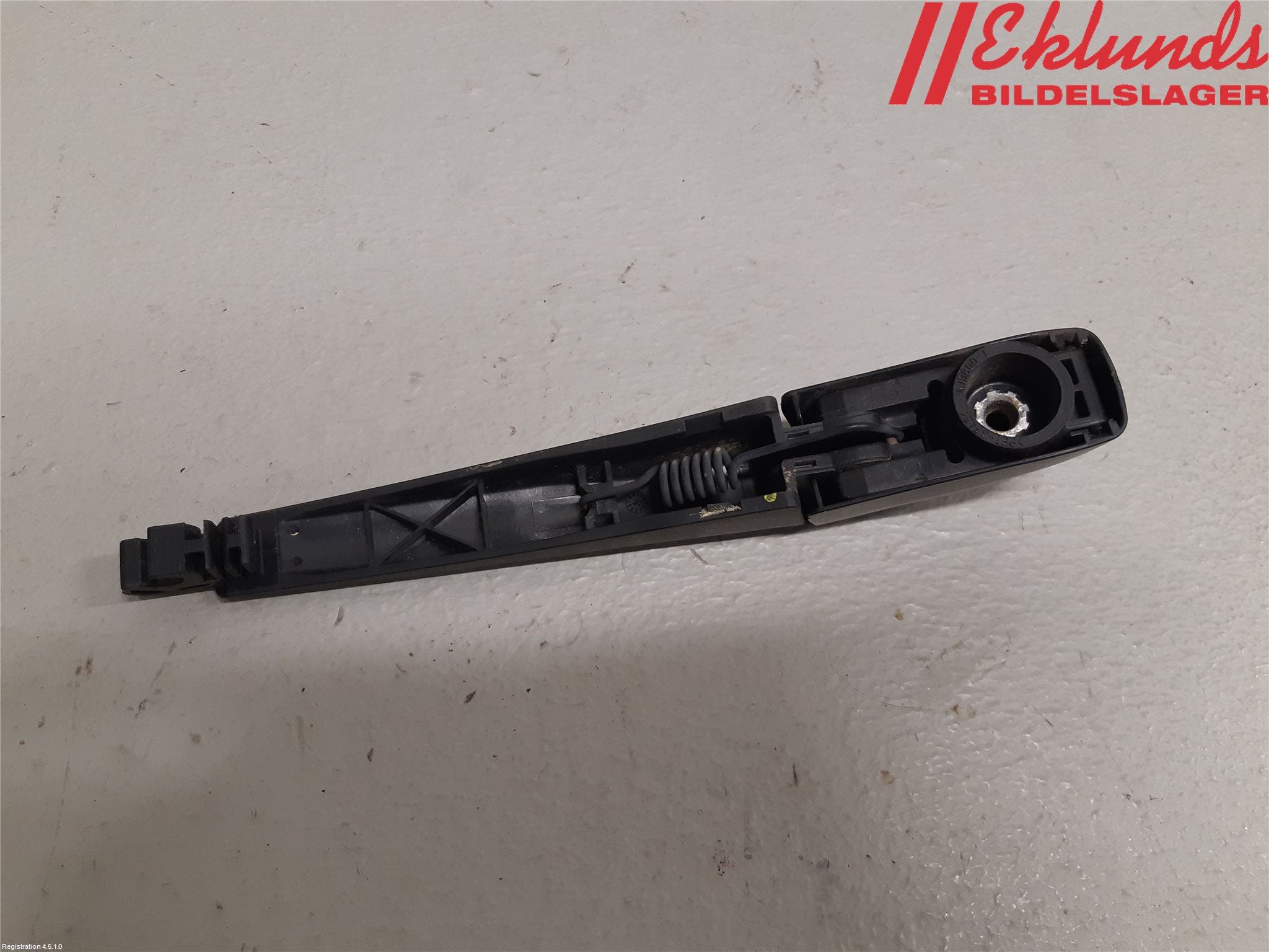 Toyota AURIS 13-19 Torkararm-Bakruta