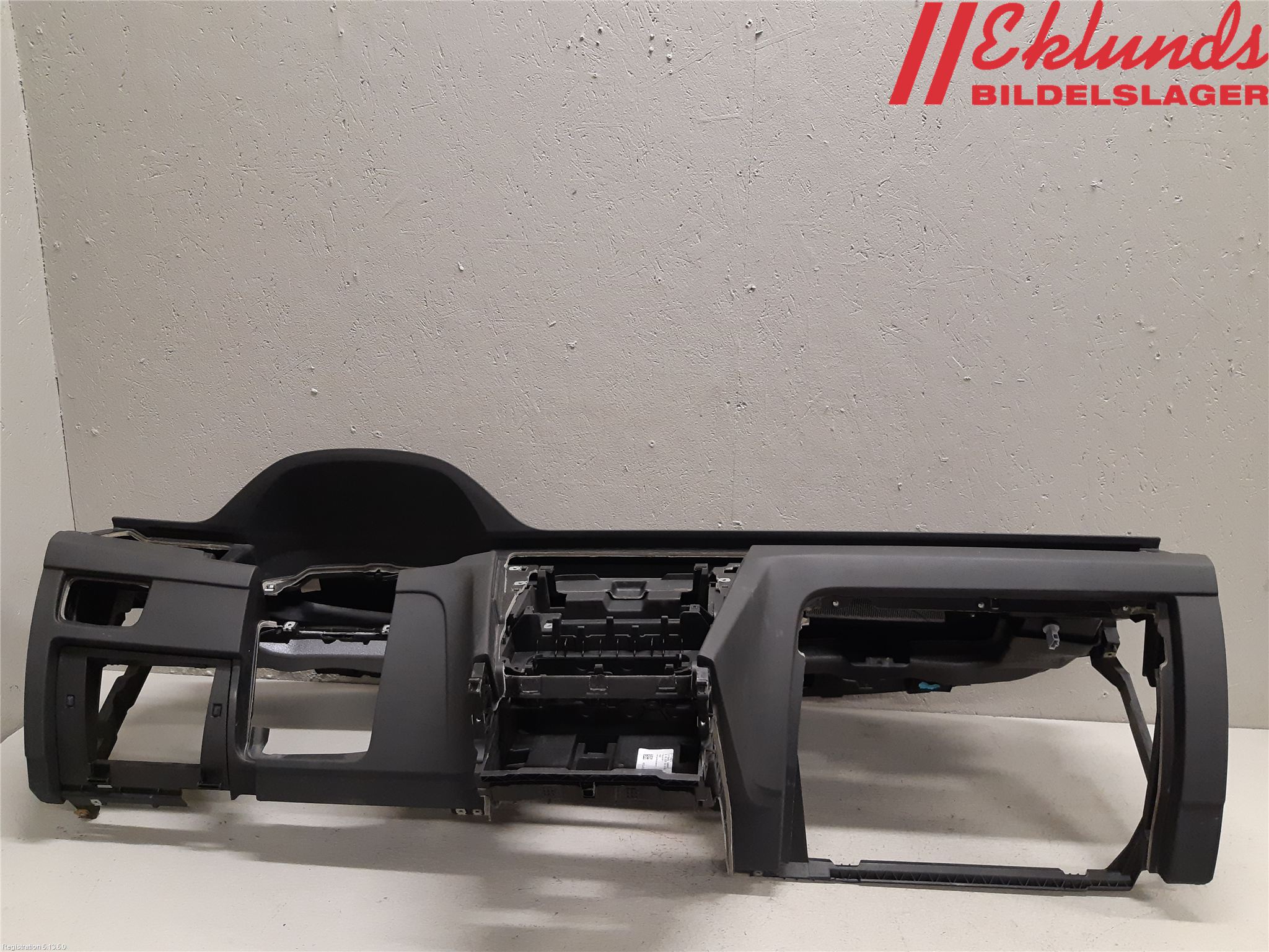 Volkswagen VW PASSAT 15-19 Instrumentbräda